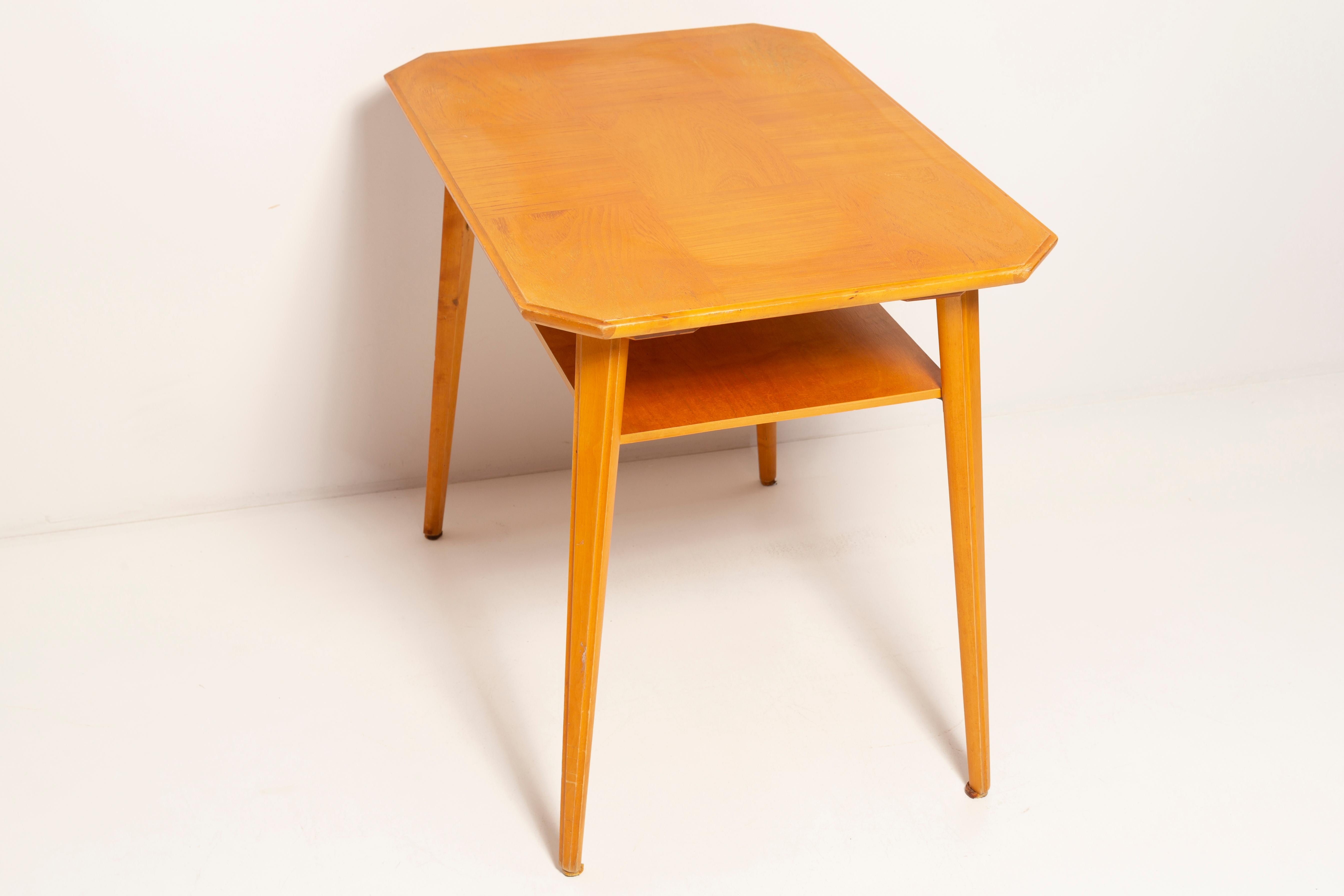 Mid-Century Modern Coffee Table, Light Wood, Europe, 1960s For Sale 6