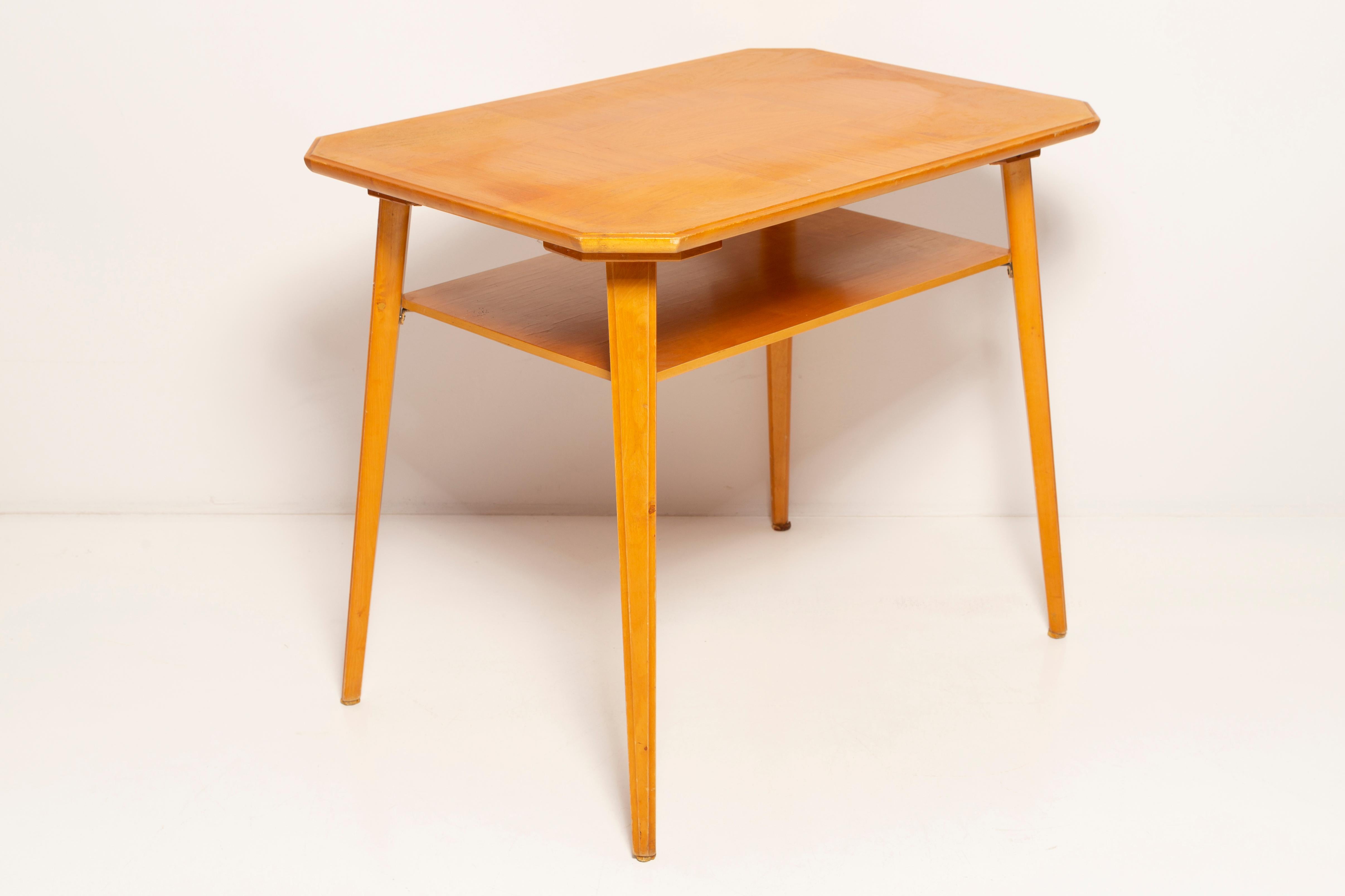 Mid-Century Modern Coffee Table, Light Wood, Europe, 1960s For Sale 1