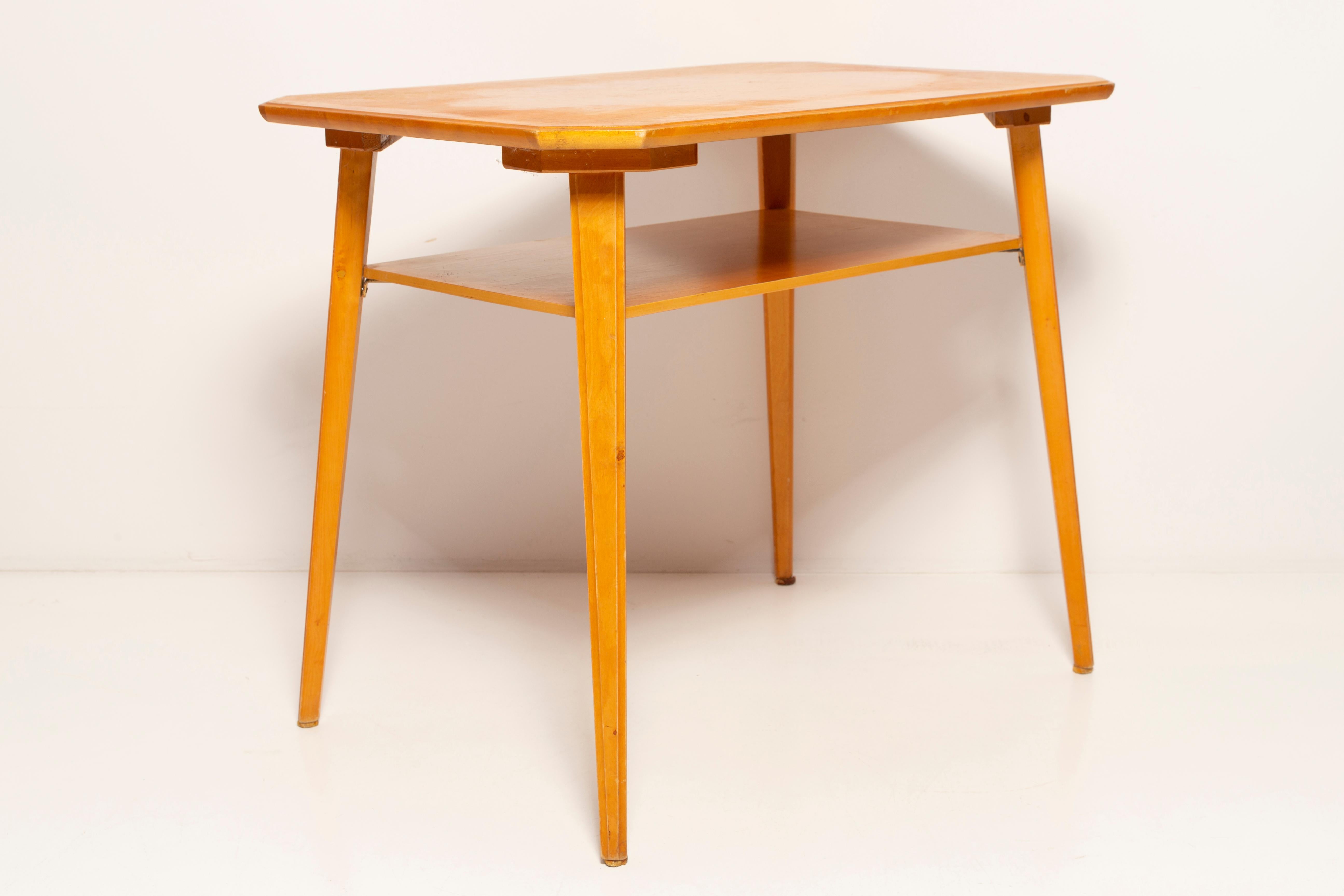 Mid-Century Modern Coffee Table, Light Wood, Europe, 1960s For Sale 2
