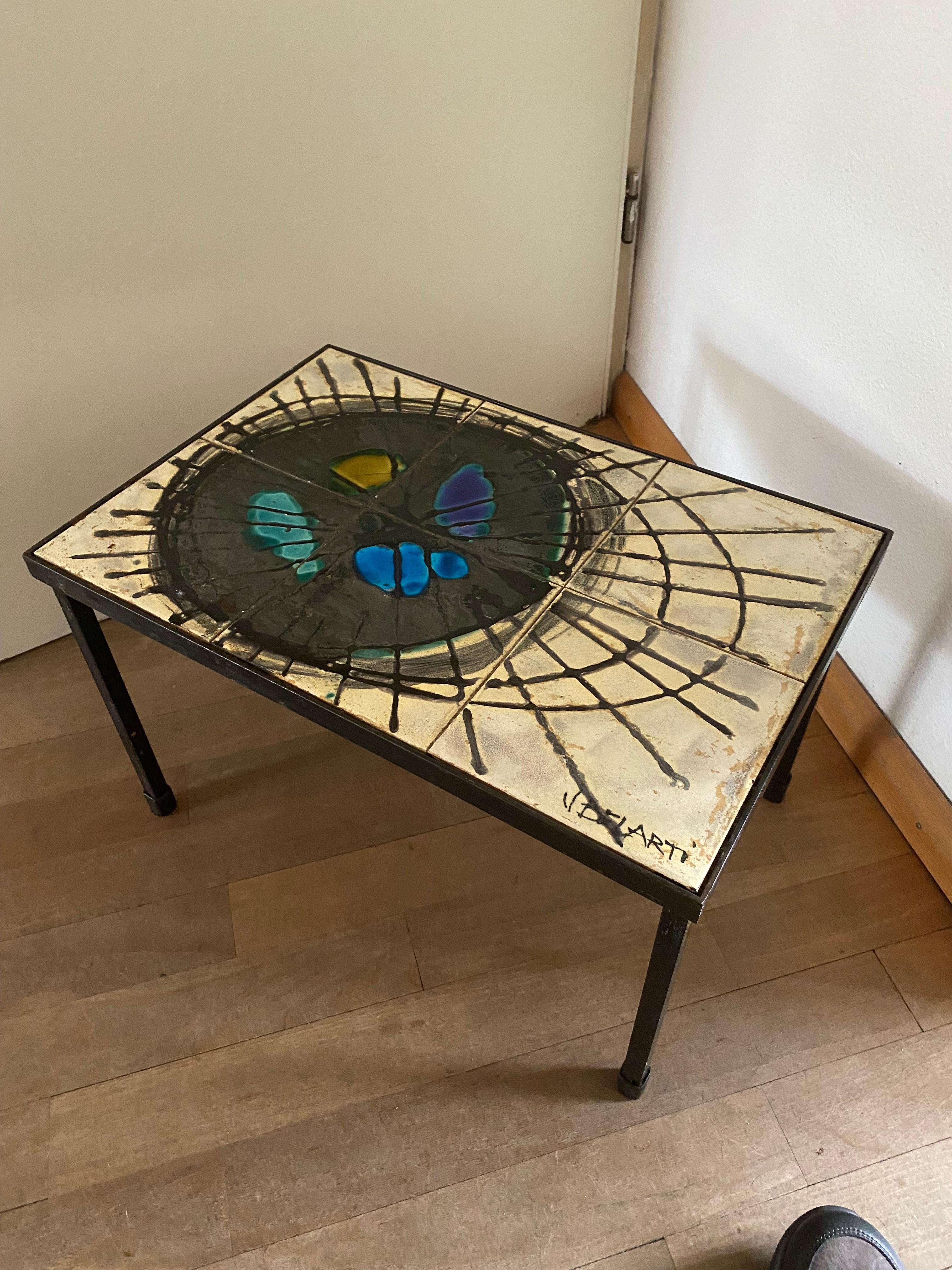 A very nice coffee table from the Mid-Century period. Designed by J. Belarti.
