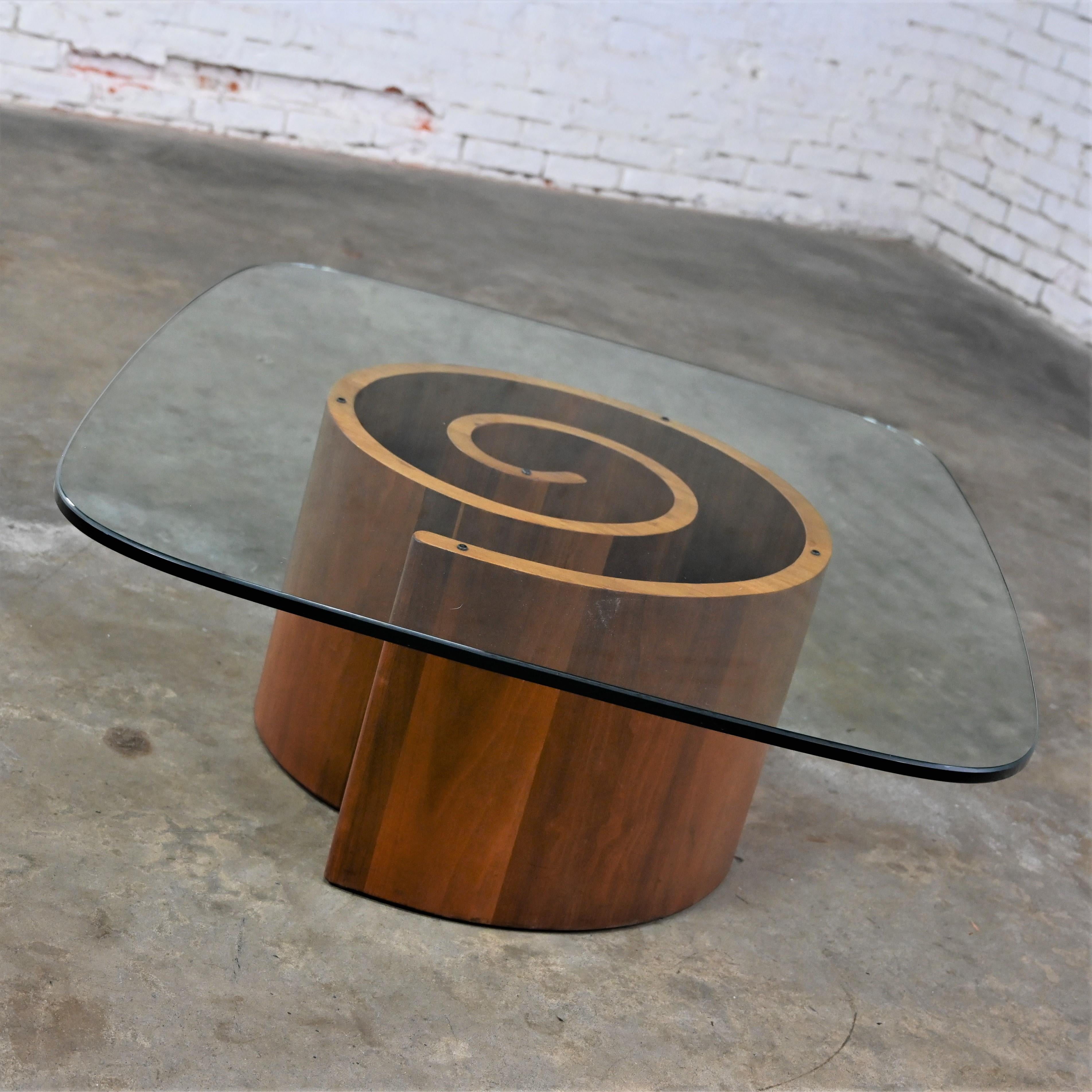 Mid-Century Modern Coffee Table Walnut Spiral or Snail Pedestal with Glass Top For Sale 8