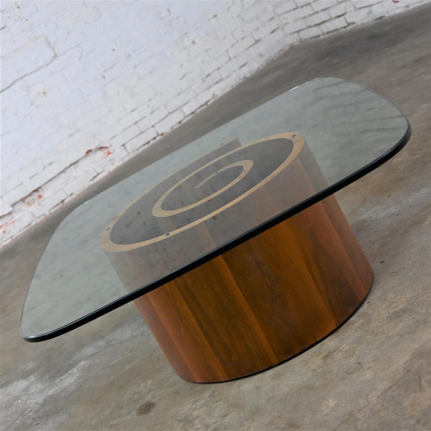 Mid-Century Modern Coffee Table Walnut Spiral or Snail Pedestal with Glass Top For Sale 1