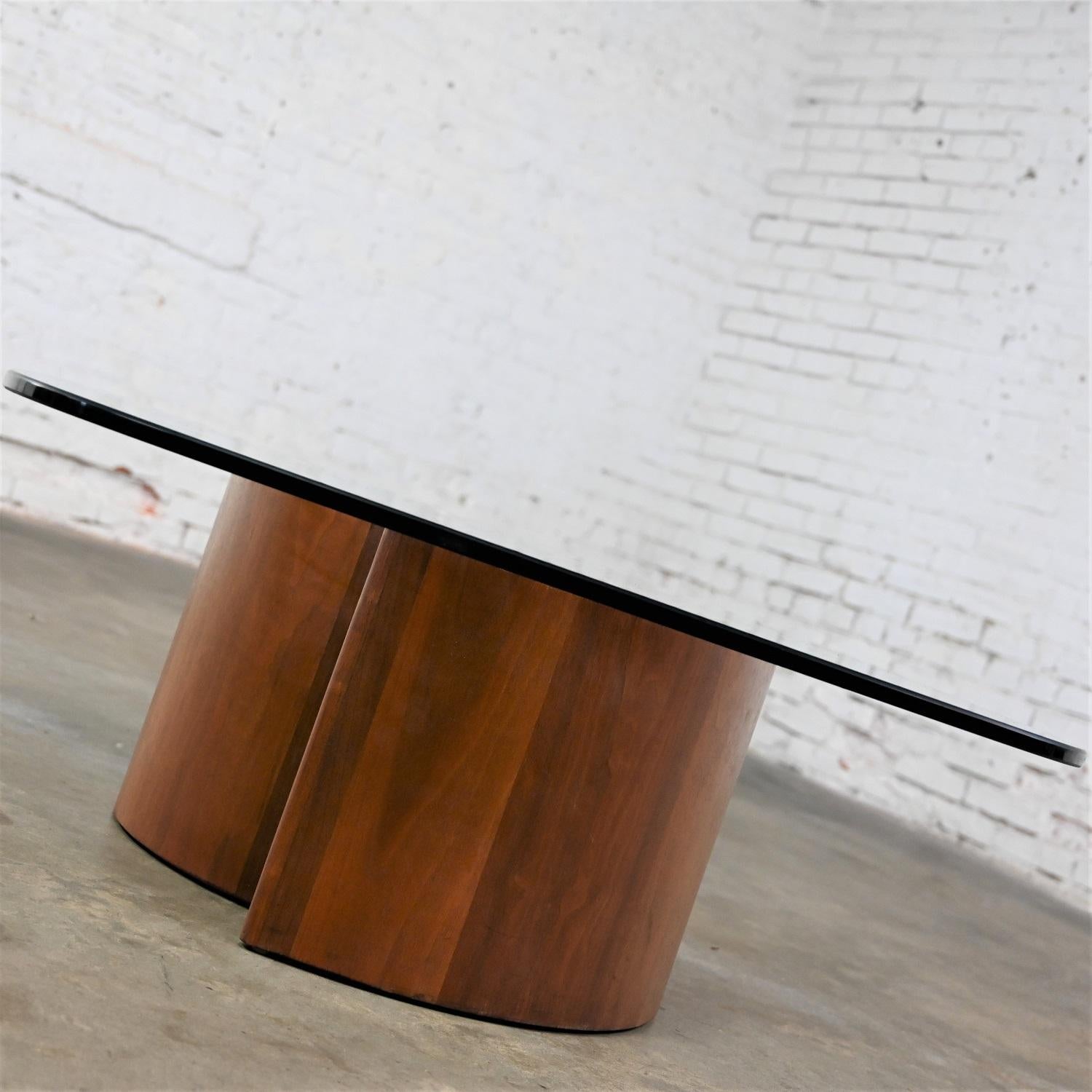 Mid-Century Modern Coffee Table Walnut Spiral or Snail Pedestal with Glass Top For Sale 3