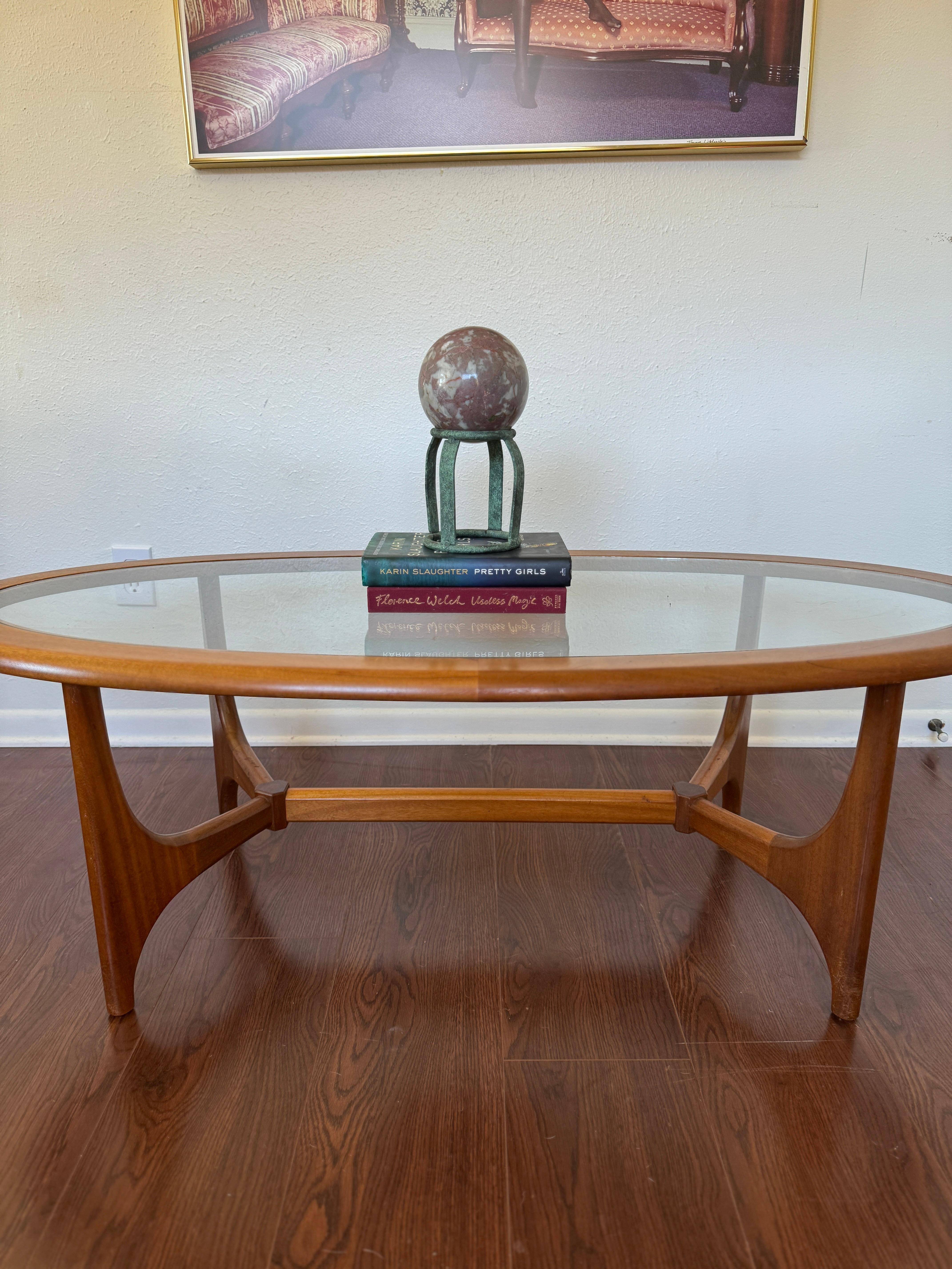Mid century modern coffee table with a glass top by Stonehill, circa 1960s In Good Condition In Houston, TX