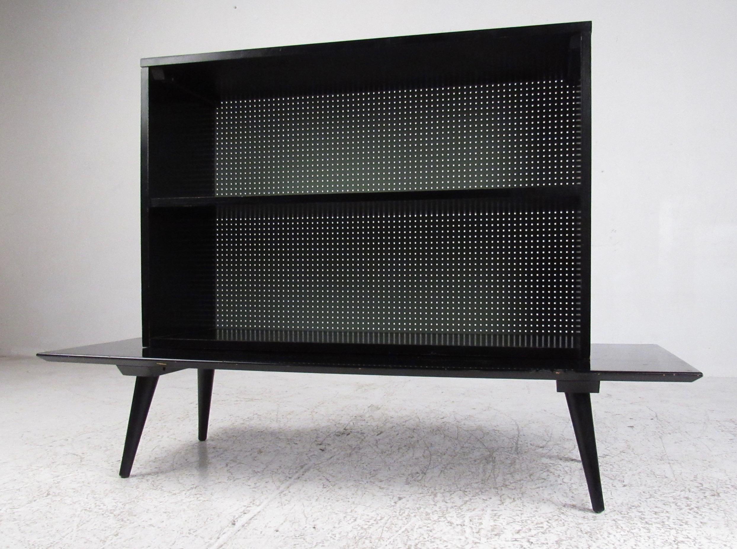 American Mid-Century Modern Coffee Table with Bookcase Topper by Paul McCobb For Sale
