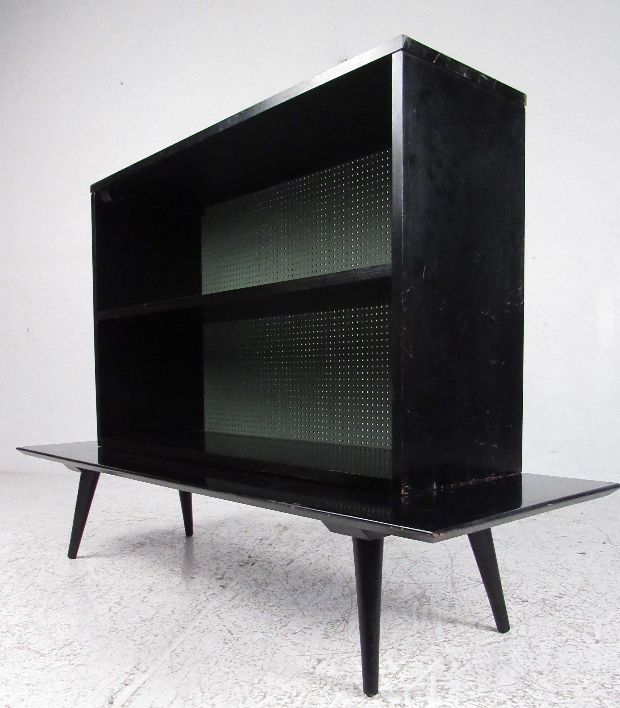 Mid-Century Modern Coffee Table with Bookcase Topper by Paul McCobb In Fair Condition For Sale In Brooklyn, NY