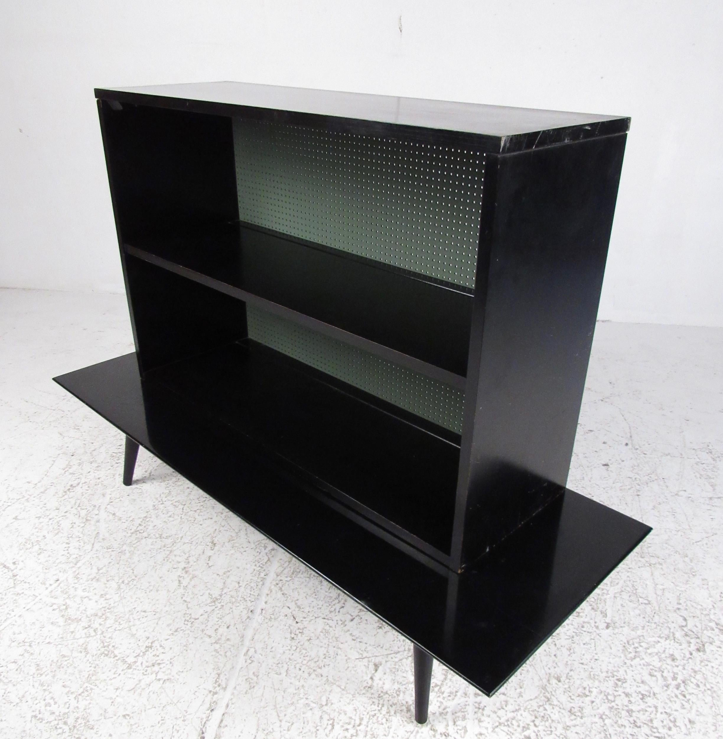 Mid-20th Century Mid-Century Modern Coffee Table with Bookcase Topper by Paul McCobb For Sale