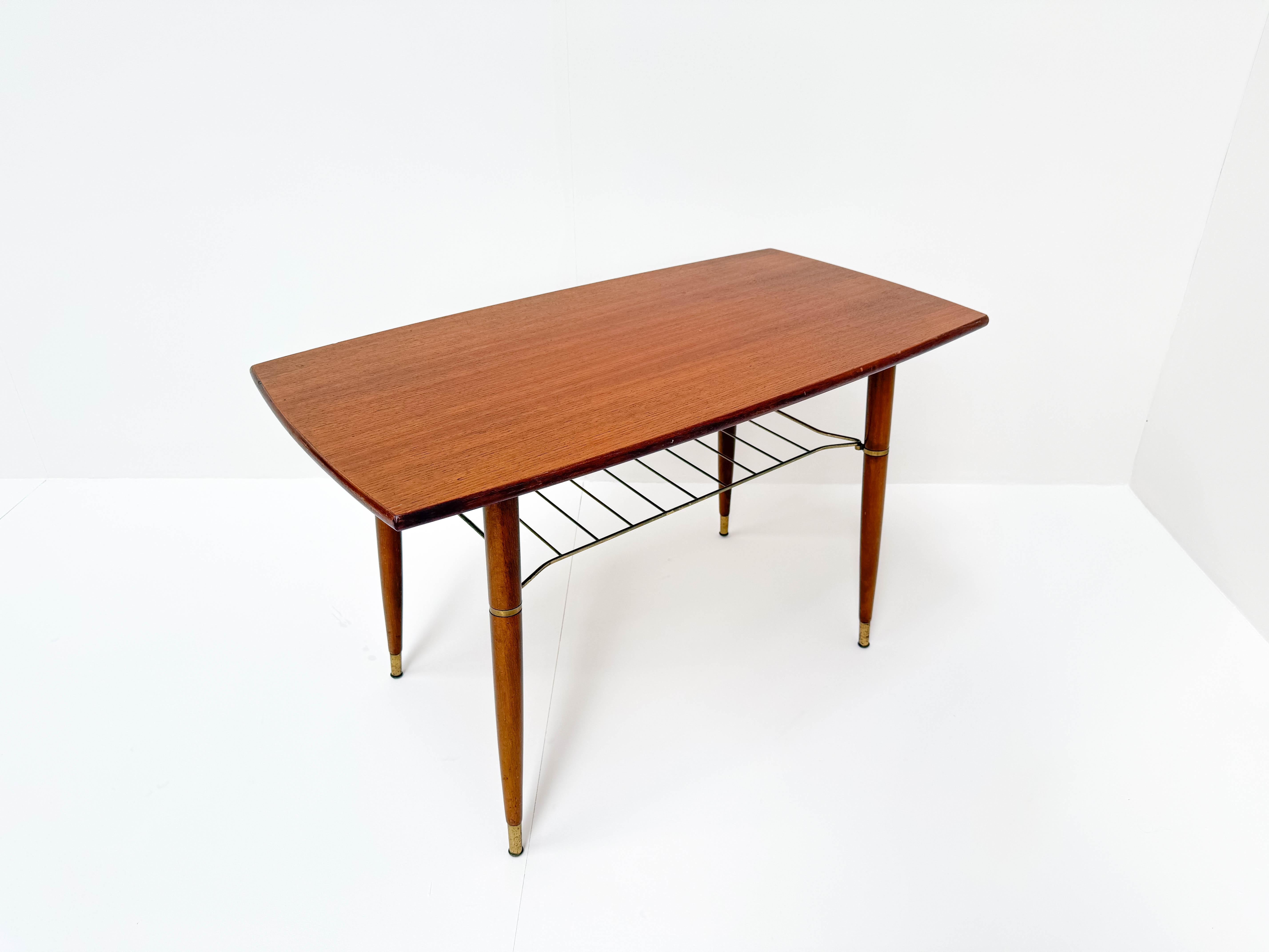 Mid-Century Modern Coffee Table with Brass Details For Sale 1