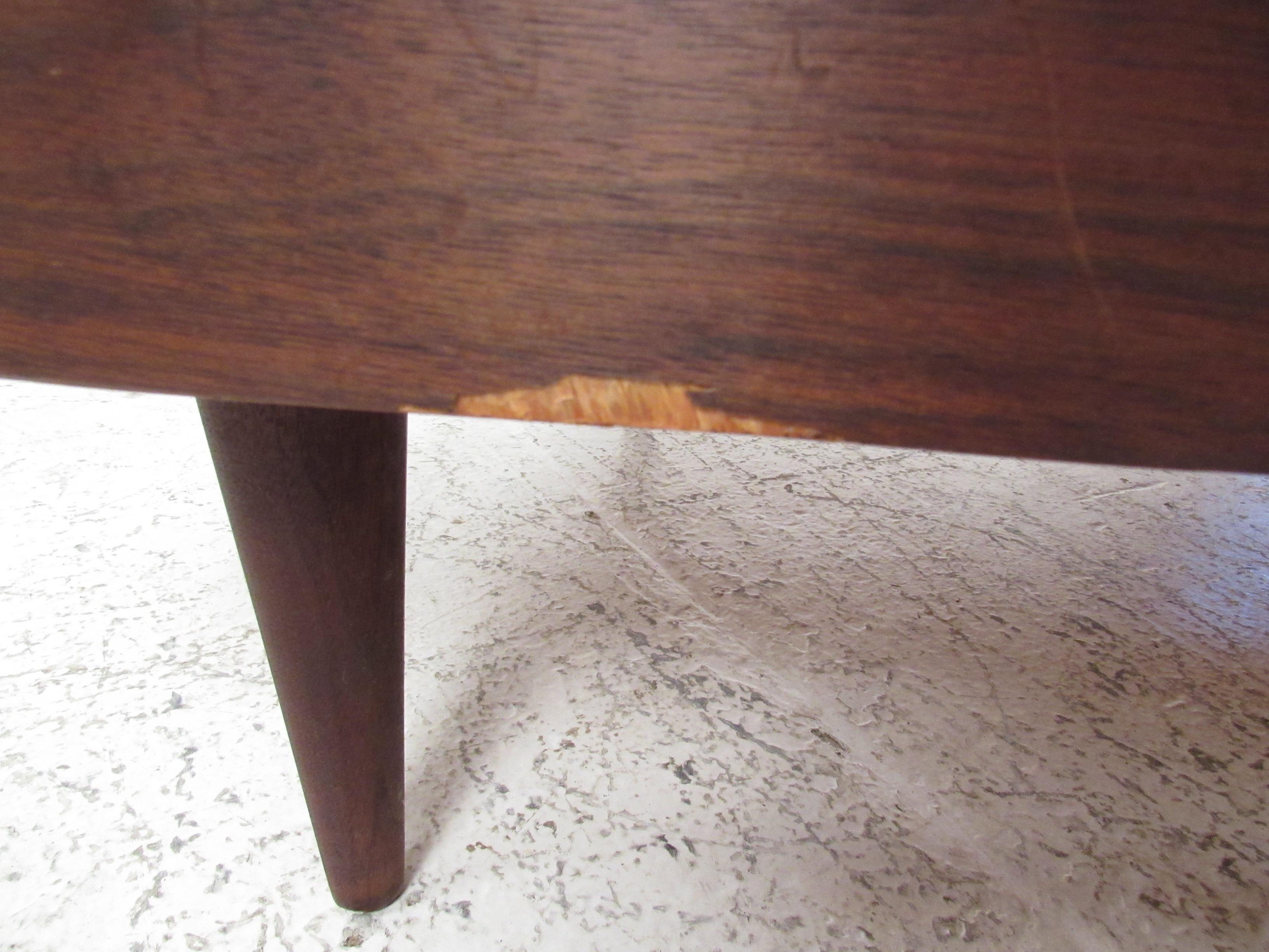 Mid-Century Modern Coffee Table with Drawers For Sale 7