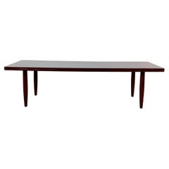 Retro Mid-Century Modern Coffee Table with Tapered Legs