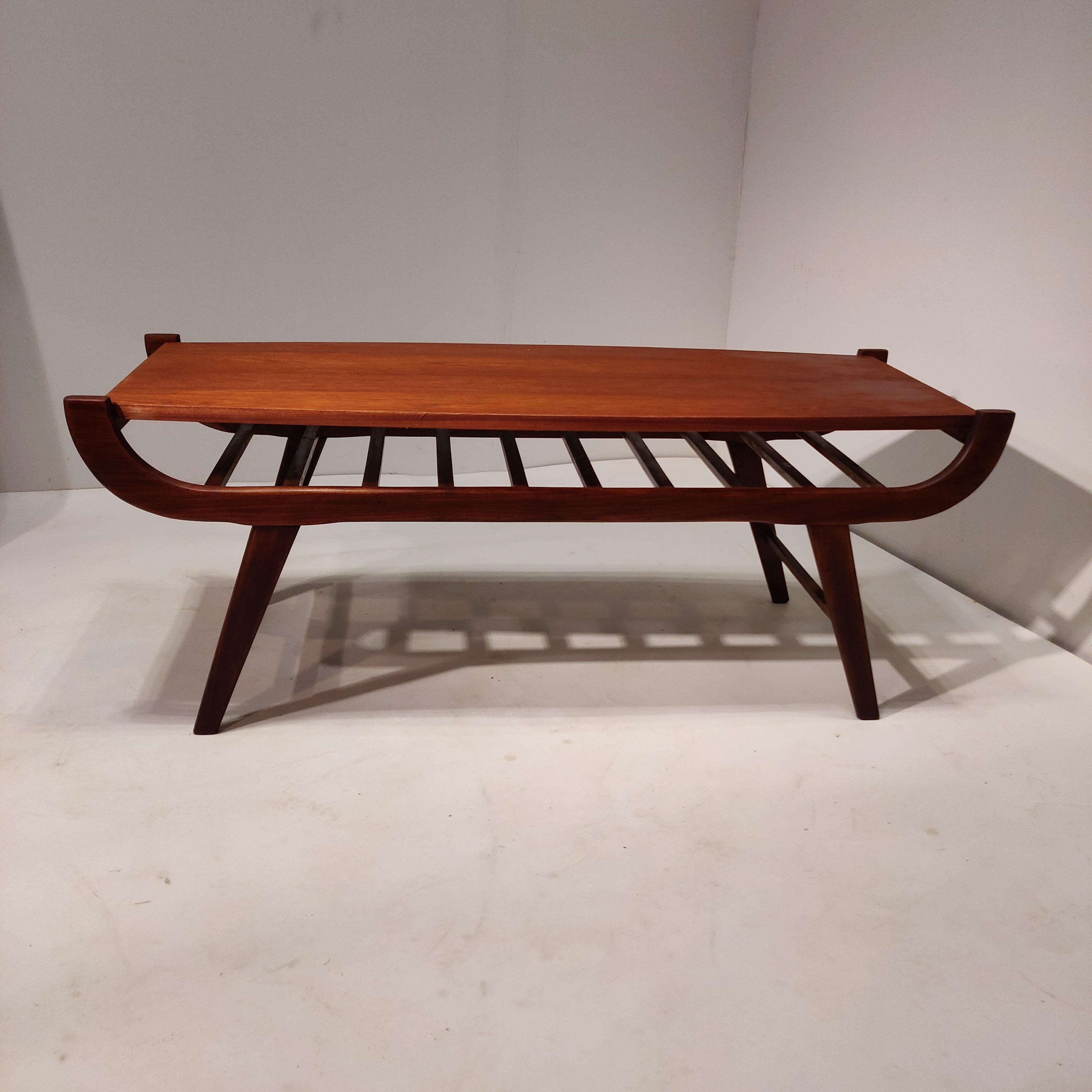 European Mid Century Modern Coffee Table with Turnable Top, 1960s For Sale