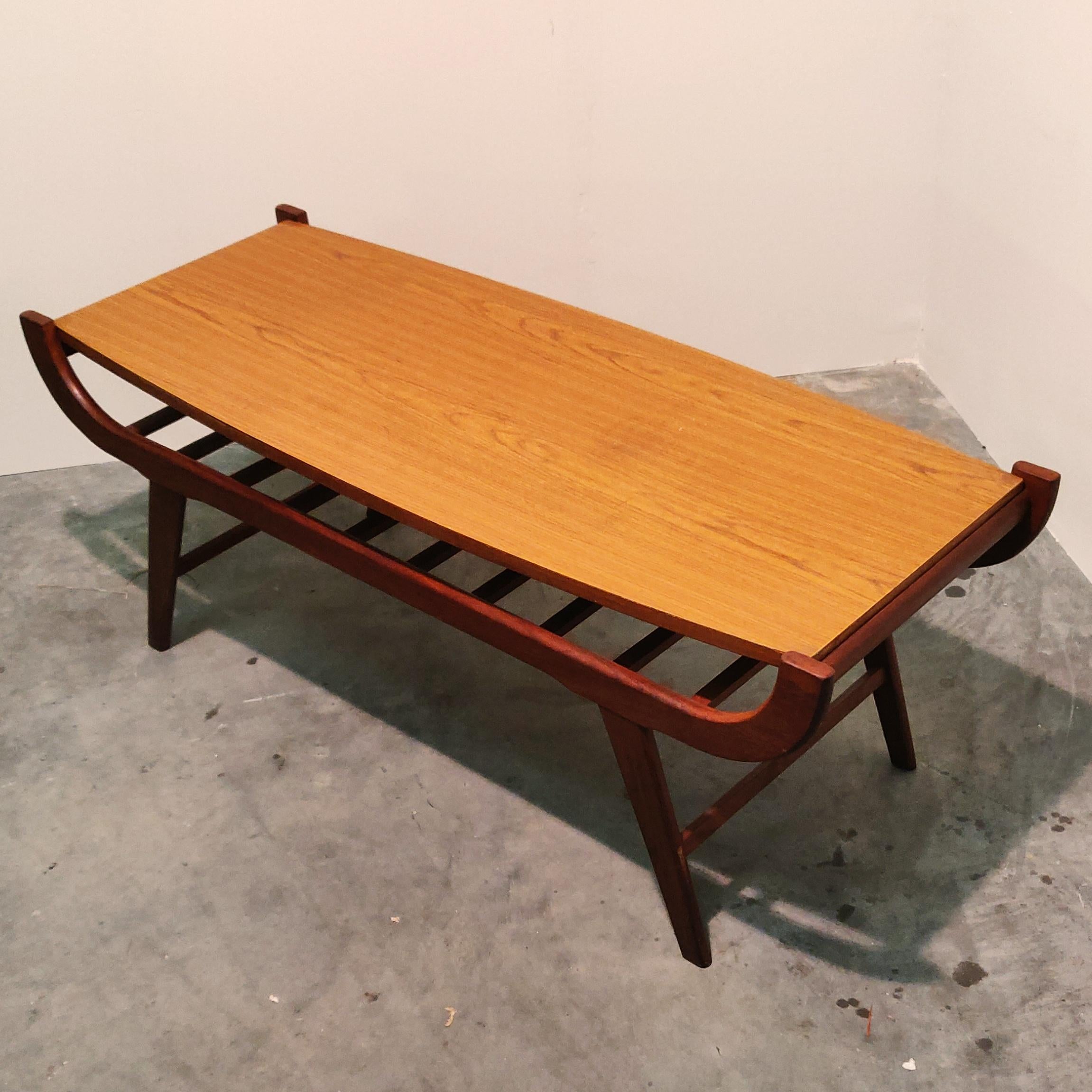 Mid Century Modern Coffee Table with Turnable Top, 1960s For Sale 1