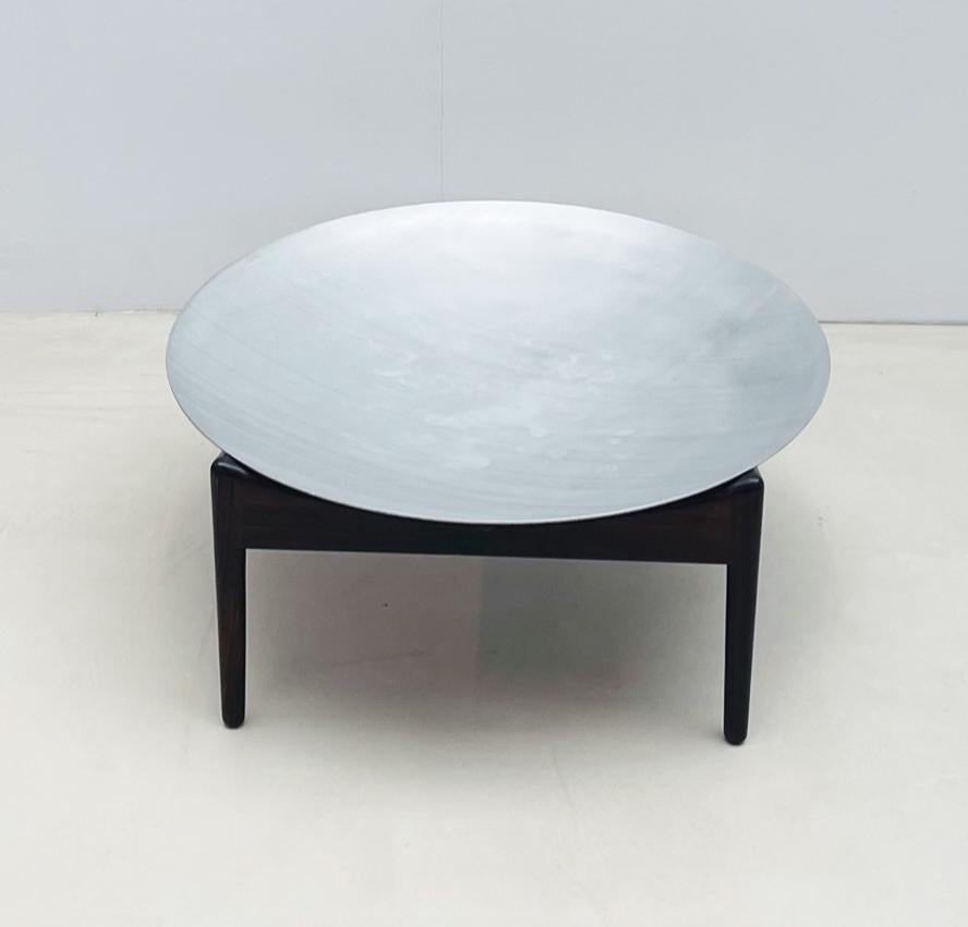 italien Table basse moderne du milieu du siècle, bois et chrome, Italie, 1970 en vente