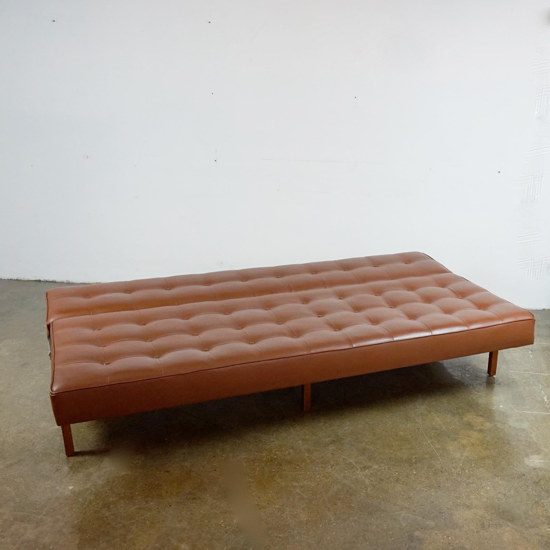 Mid-Century Modern Cognac Leather Sofa or Daybed by Johannes Spalt for Wittmann In Good Condition In Vienna, AT