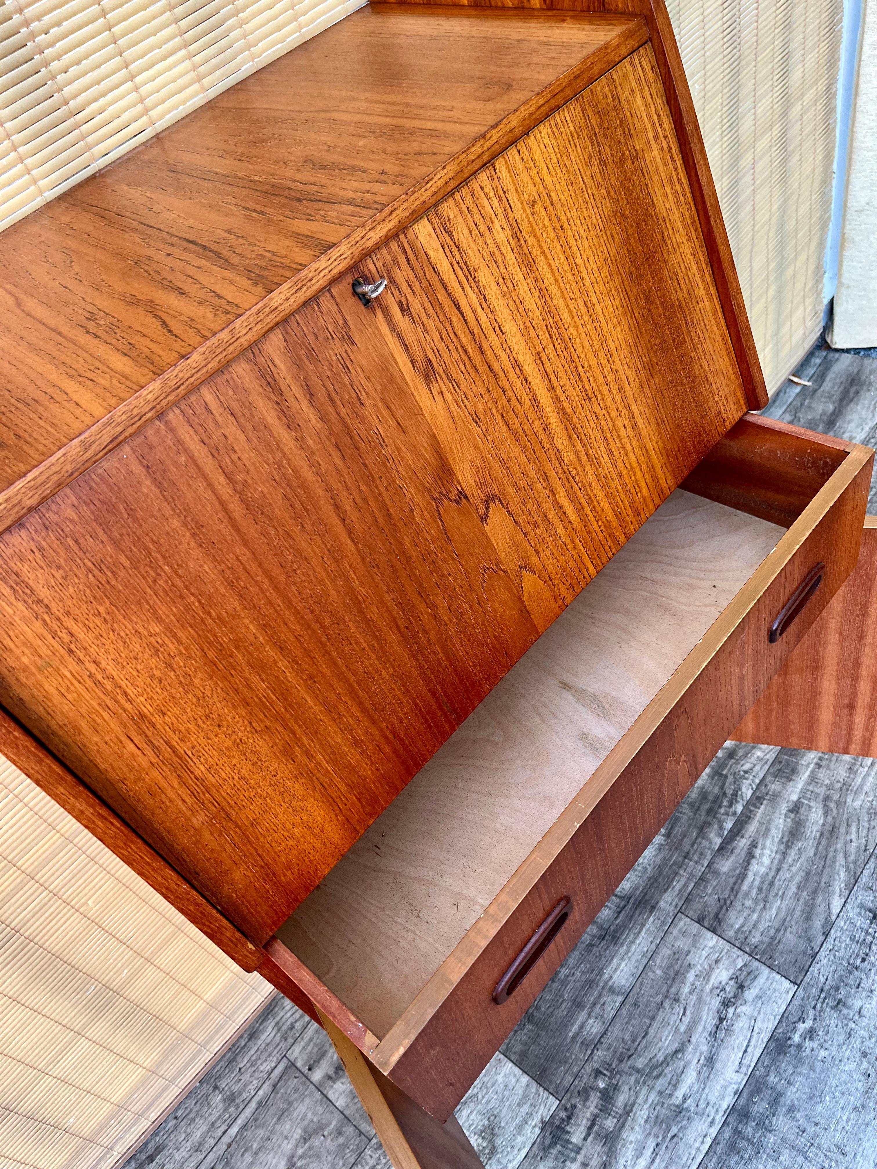 Mid Century Modern Compact Drop Down Secretary Desk . Circa 1960s For Sale 7