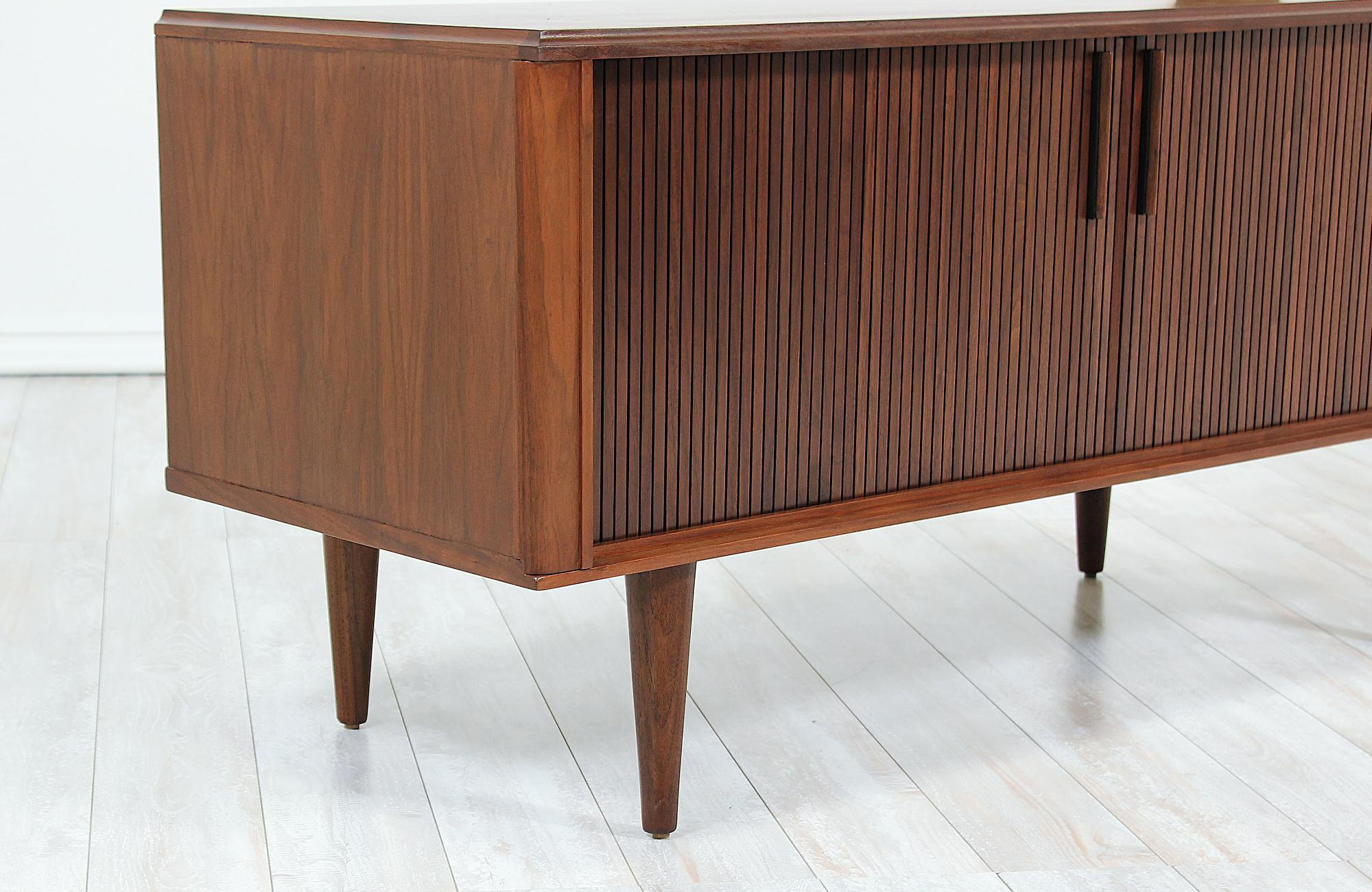 Mid-Century Modern Compact Tambour-Door Credenza by Barzilay 4