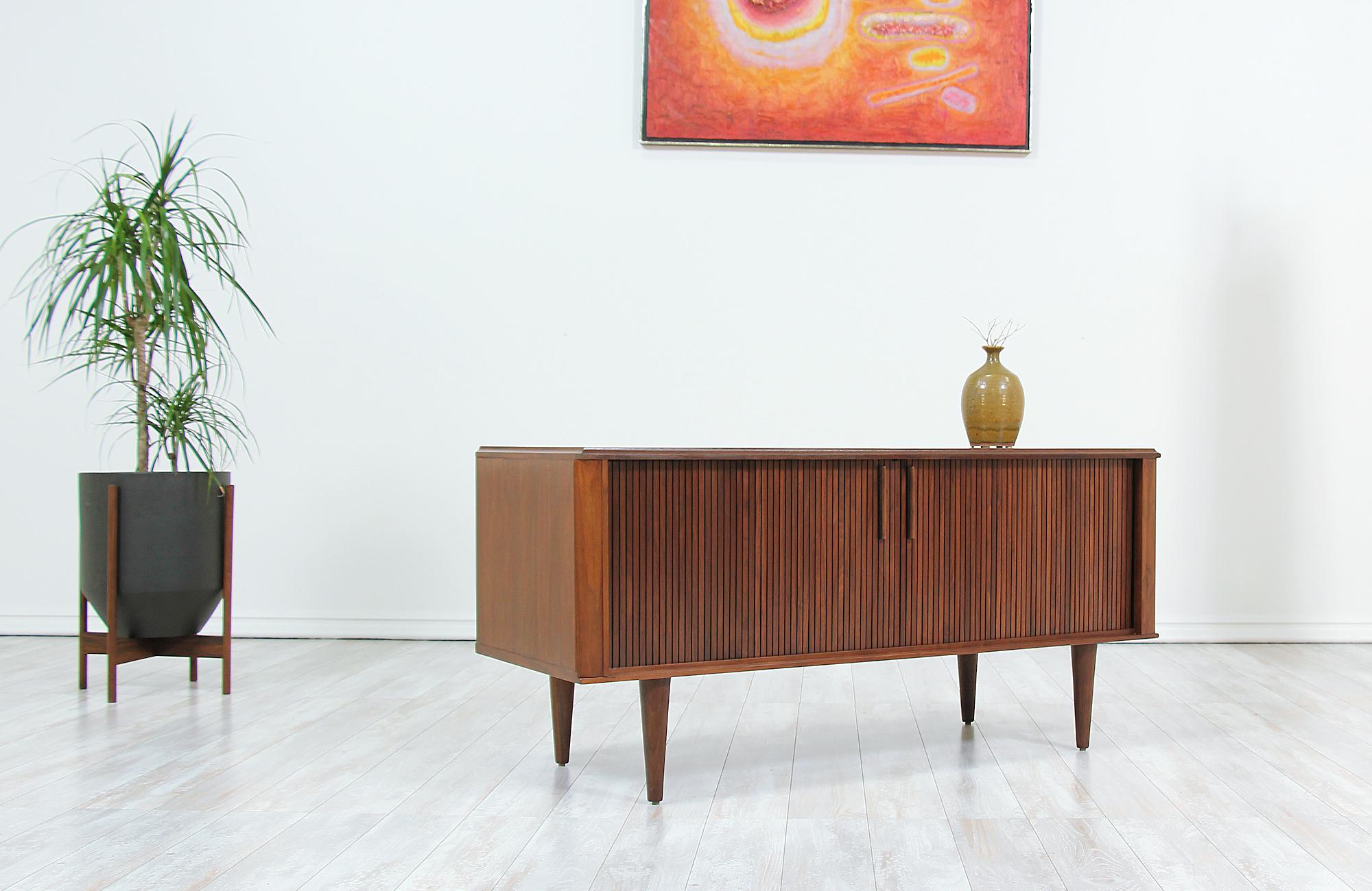 Mid-Century Modern Compact Tambour-Door Credenza by Barzilay In Excellent Condition In Los Angeles, CA