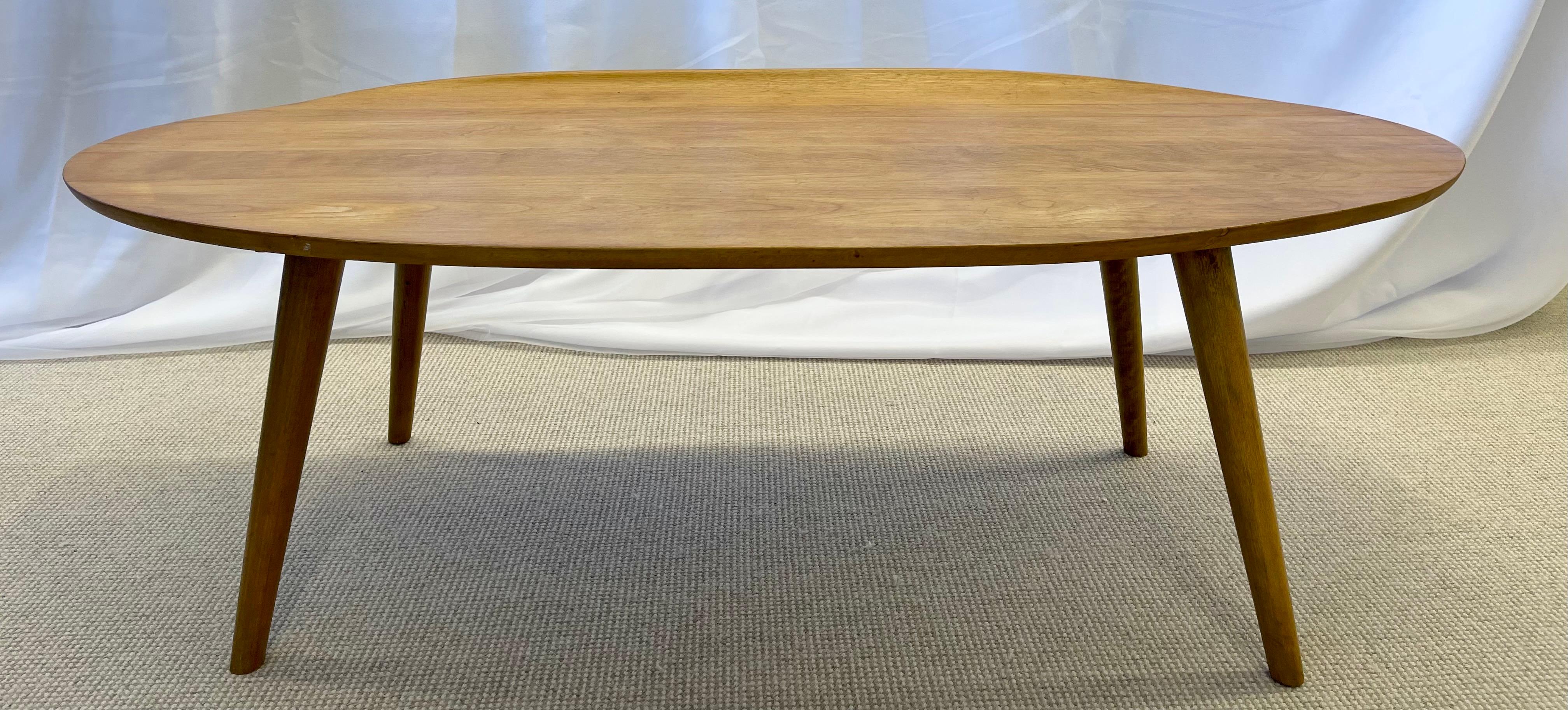 Milieu du XXe siècle Table basse Conant Ball de style moderne du milieu du siècle dernier conçue par Russel Wright en vente