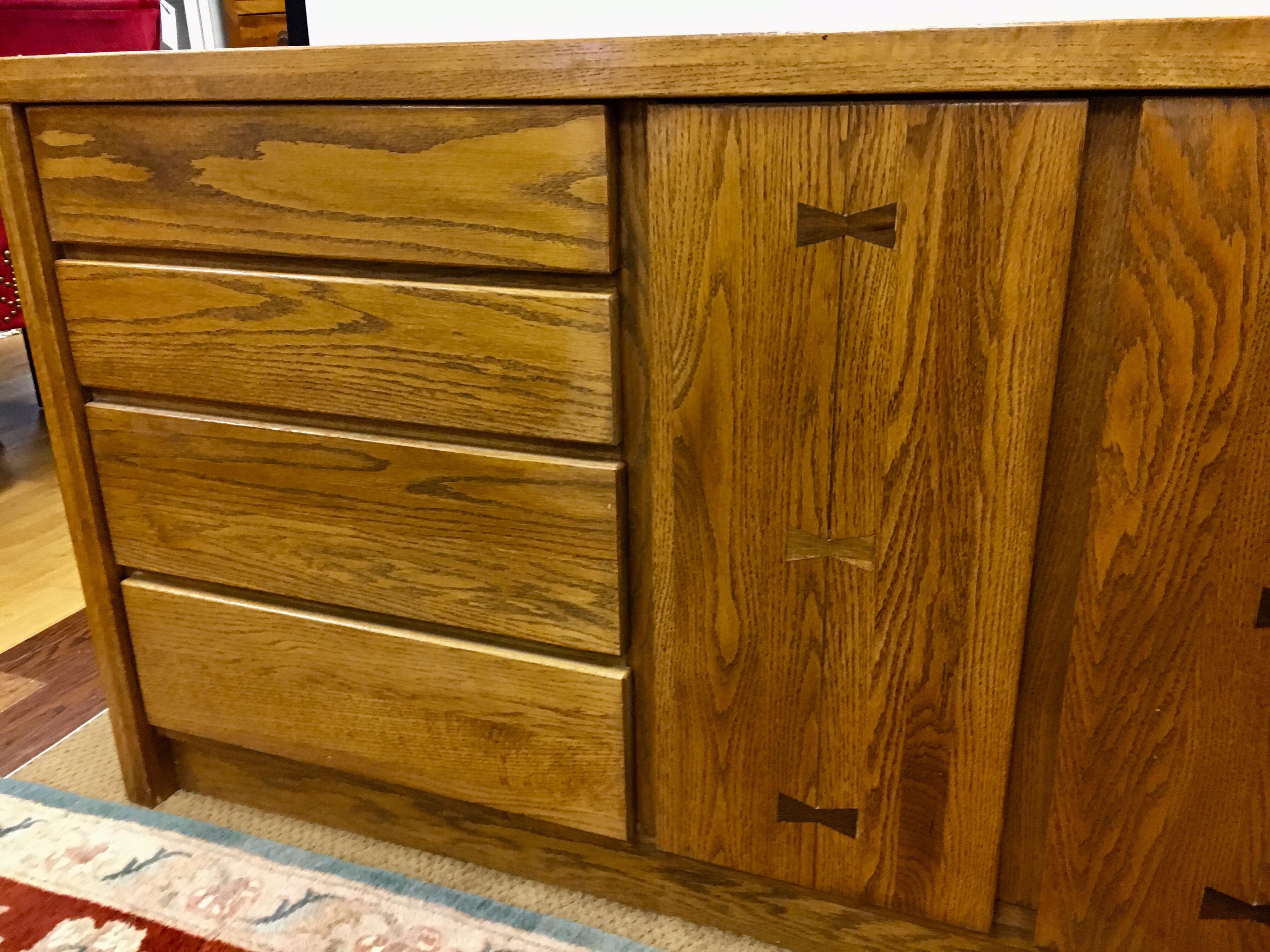 Mid-Century Modern Conant Ball Dresser Buffet Sideboard Server In Good Condition In West Hartford, CT