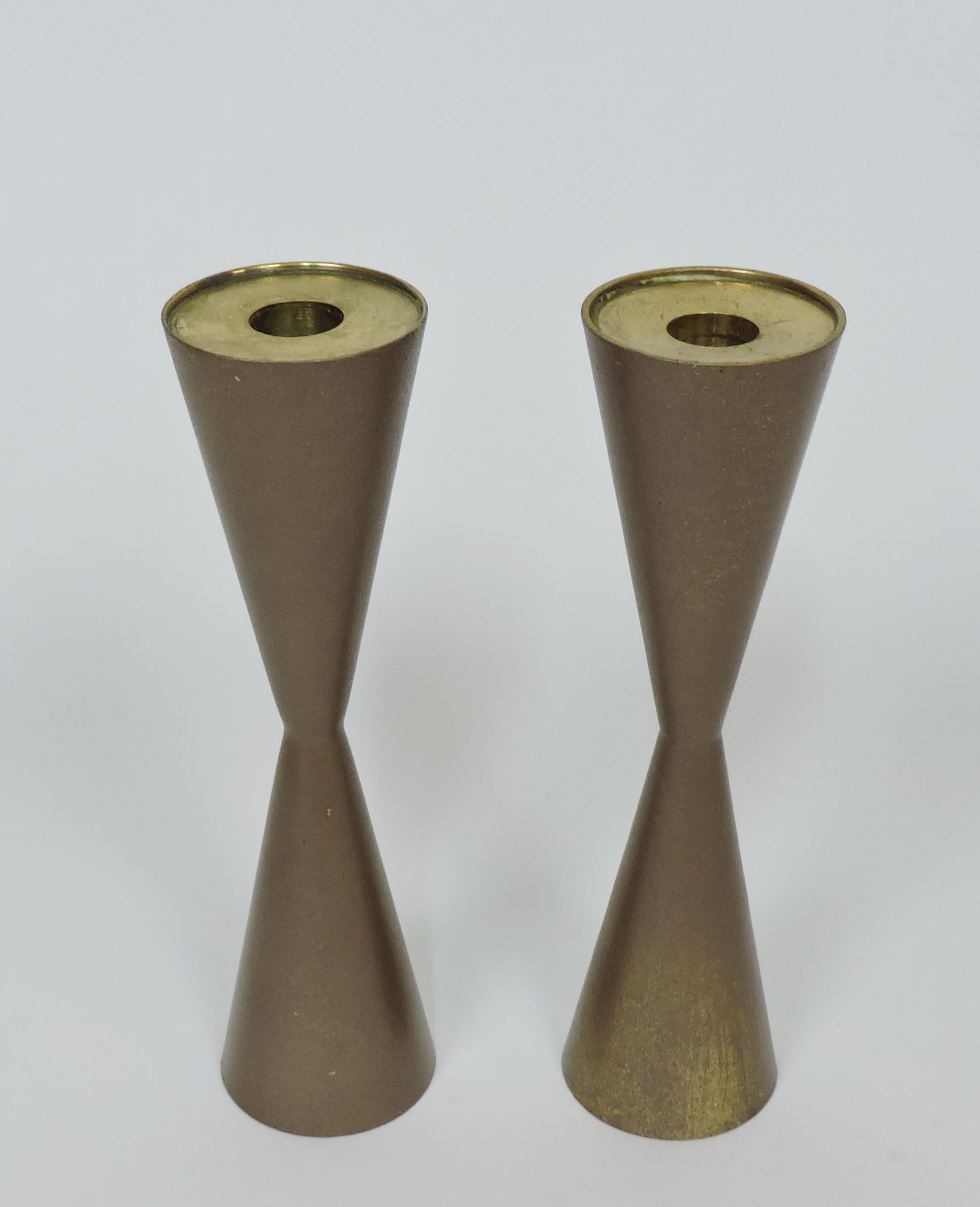 Ottone Portacandele a cono in ottone del Mid Century Modern, due set disponibili in vendita