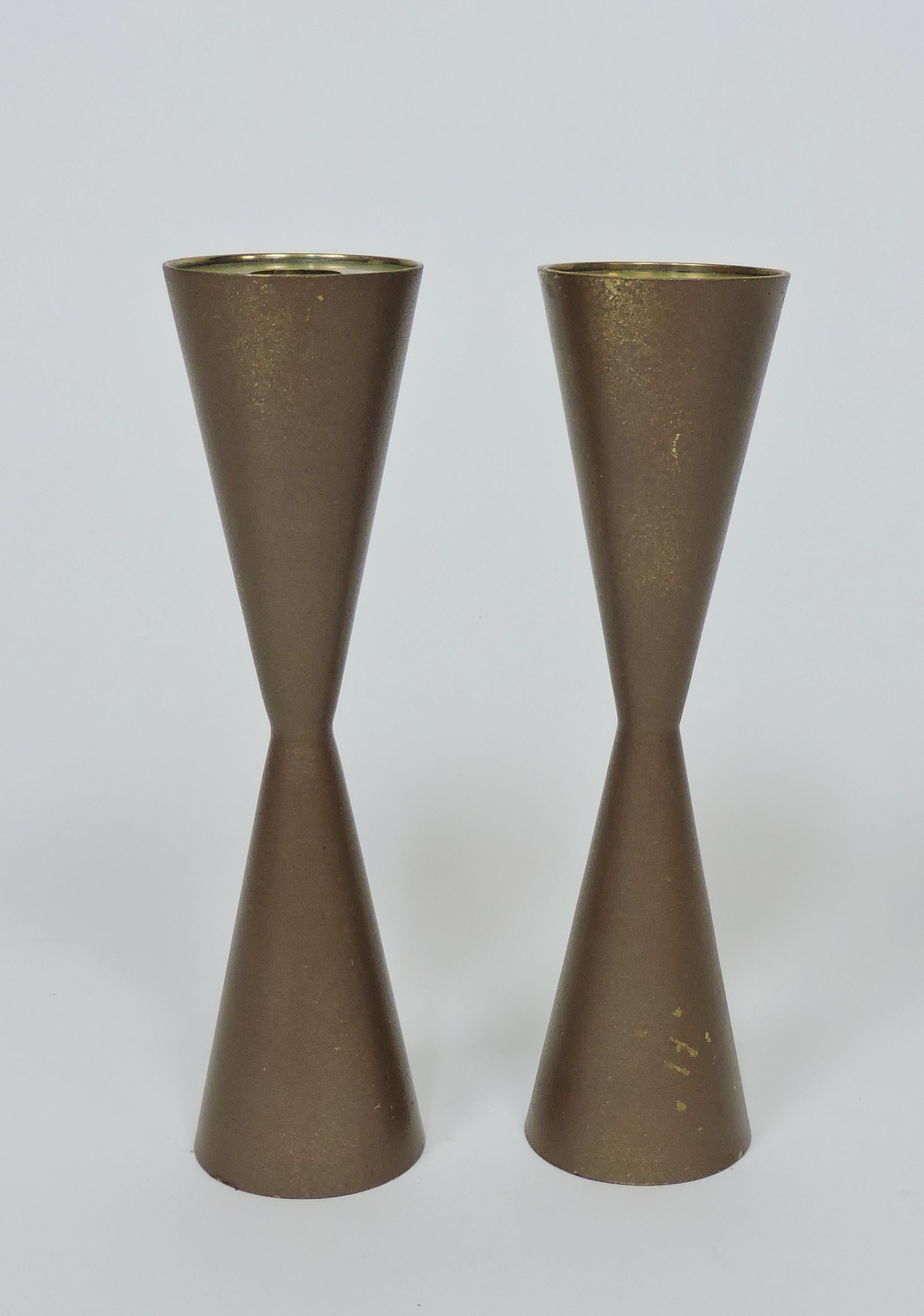 Portacandele a cono in ottone del Mid Century Modern, due set disponibili in vendita 2