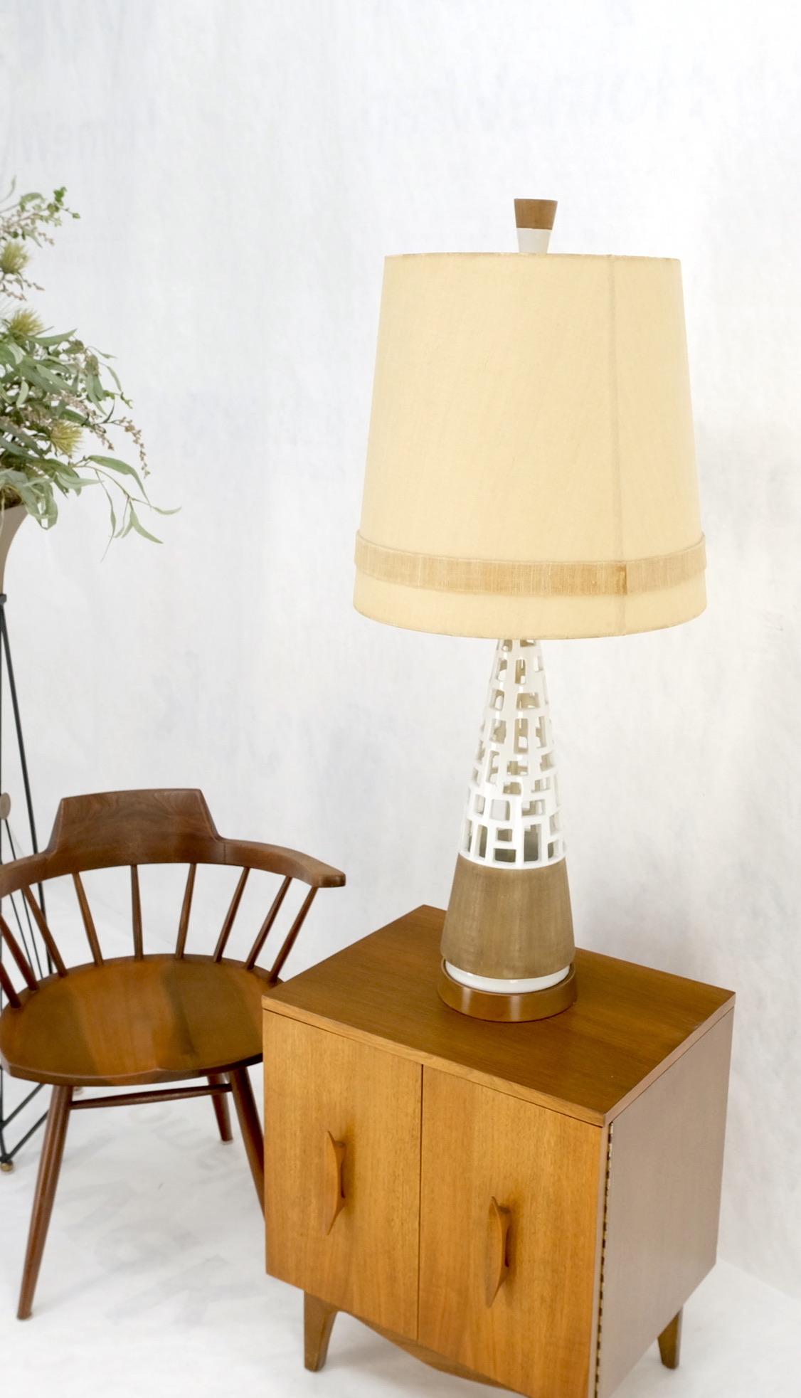 Mid-Century Modern Cone Shape Geometrical Pattern Pierce Pattern Base Table Lamp For Sale 1