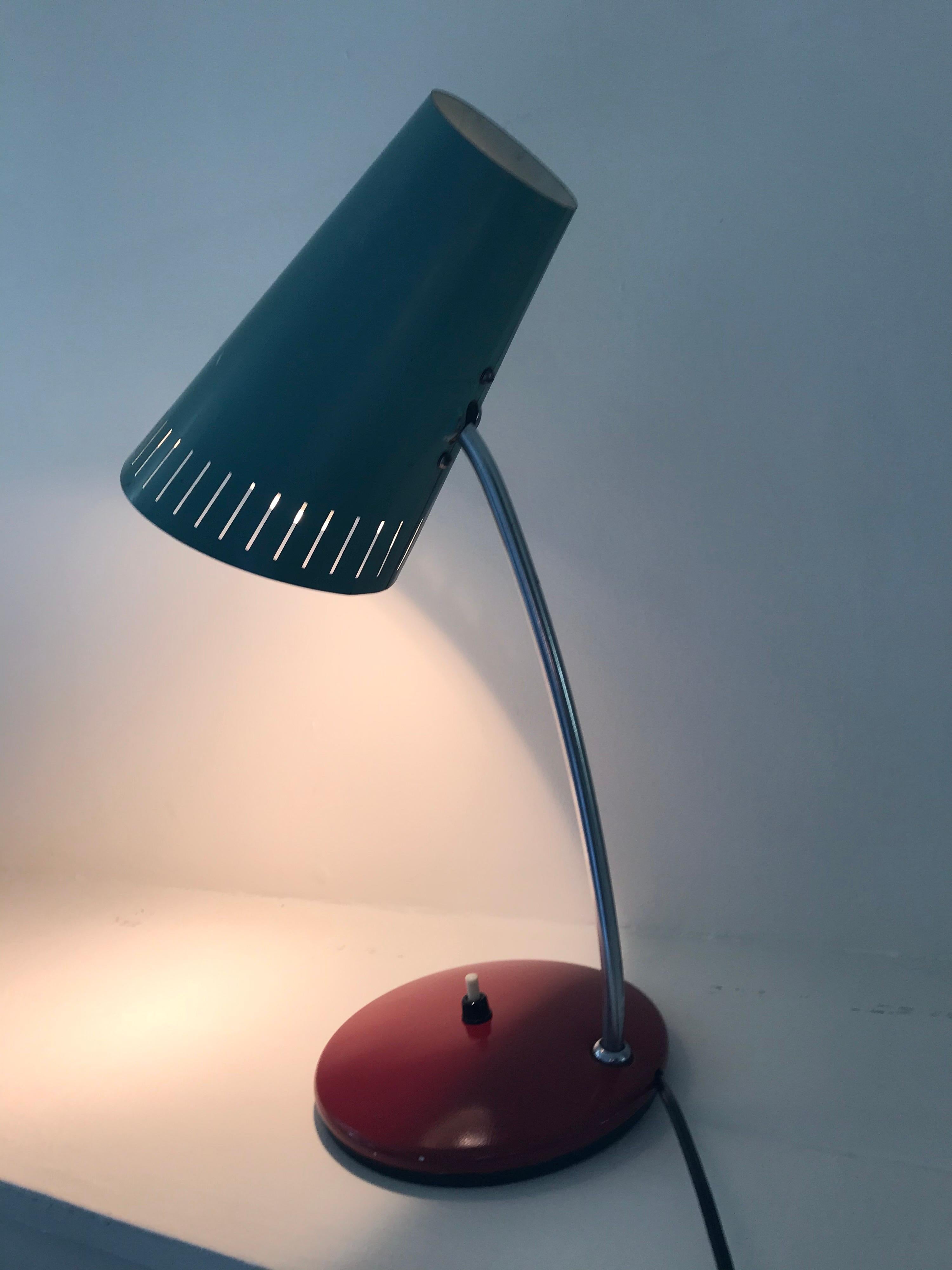 Mid-Century Modern Cone Shaped Desk Lamp, Turquoise and Red, Russia, 1966 For Sale 3