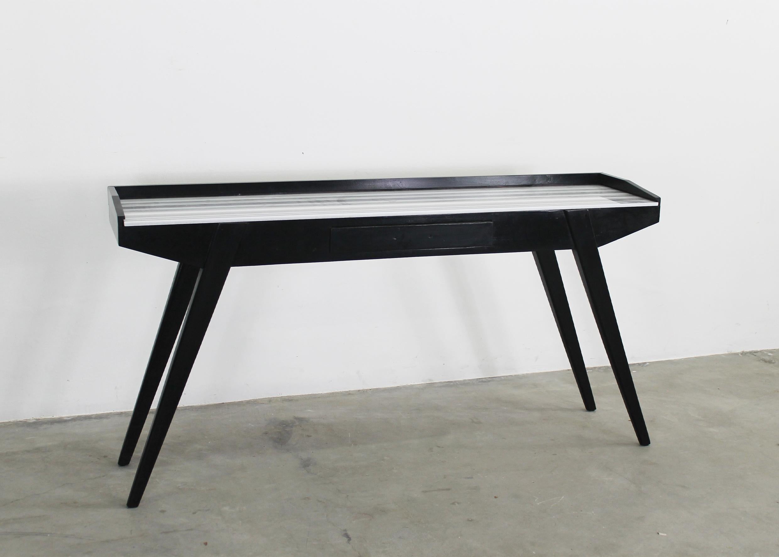 Mid Century Modern Console Table in Black Lacquered Wood and Marble 1950s In Good Condition For Sale In Montecatini Terme, IT