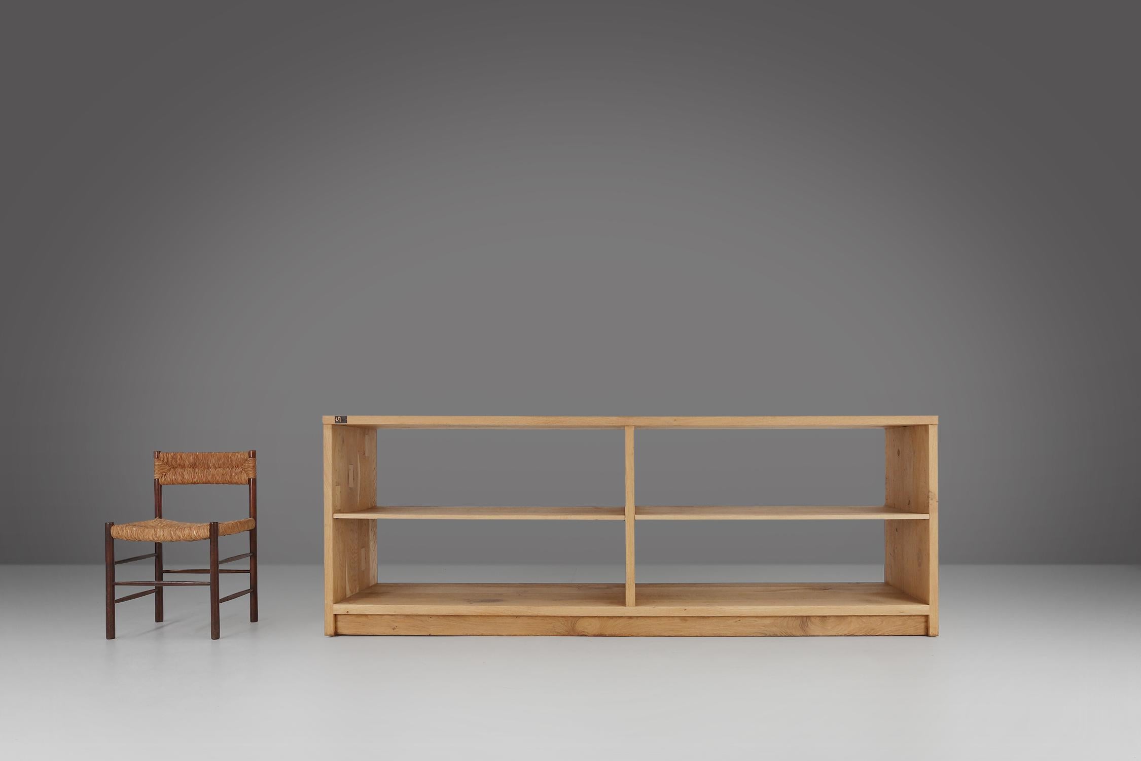 Mid-Century Modern Mid-century modern console table in oak wood by Le Noble, Belgium, 1990  For Sale