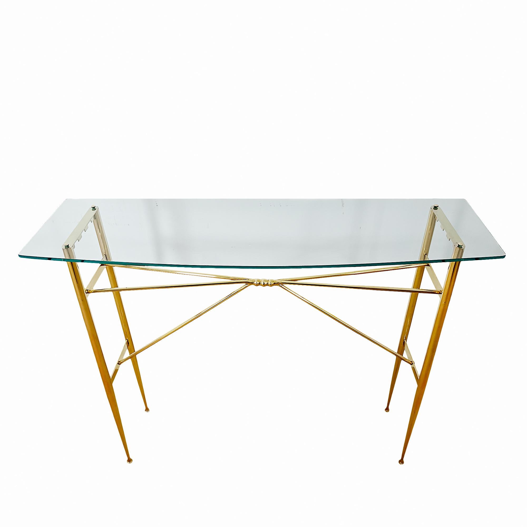 Polished Mid-Century Modern Console Table in Solid Brass and a Glass Shelf, Italy For Sale