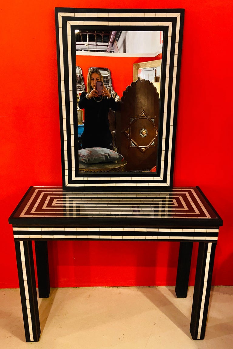 MidCentury Modern Console, Table or Desk with Mirror Black and White in Resin For Sale at 1stDibs