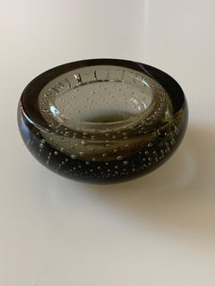Süßspeisen-Schale im Mid-Century-Modern-Stil aus rauchgrauem Glas mit kontrollierten Blasen - • Murano-Stil