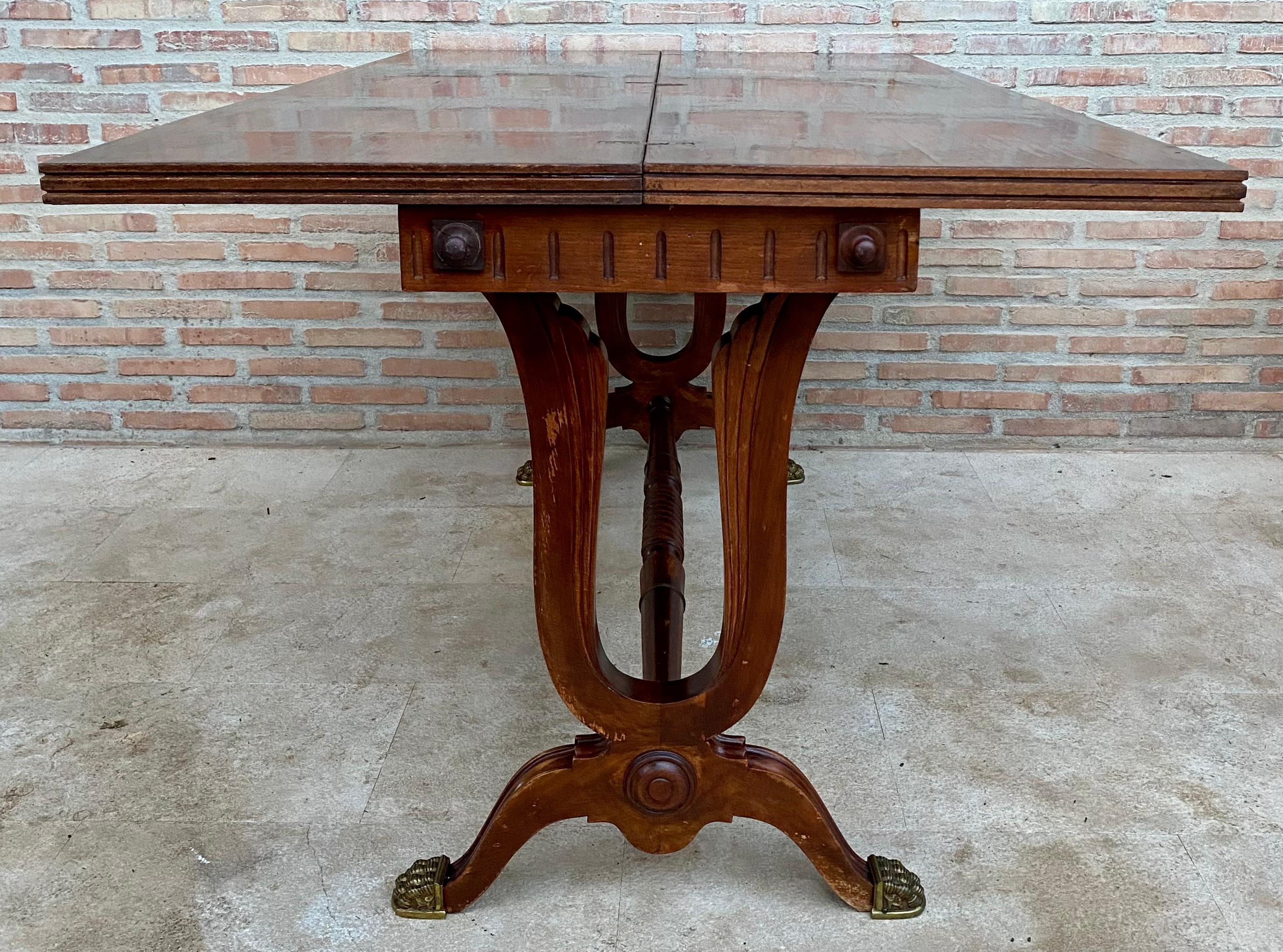 Table de salle à manger convertible moderne du milieu du siècle dernier avec pieds à griffes en bronze, années 1950 en vente 3