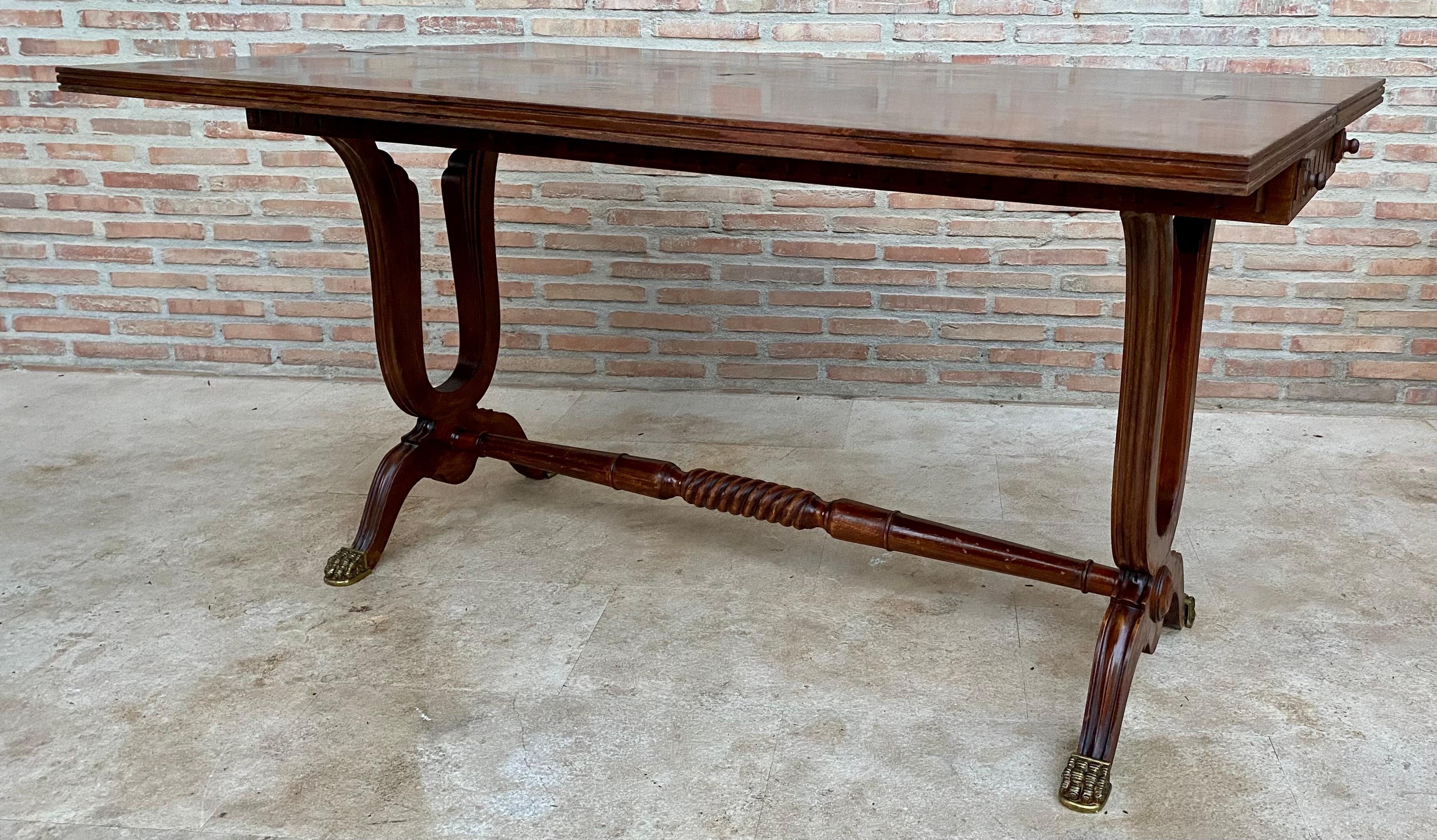 Table de salle à manger convertible moderne du milieu du siècle dernier avec pieds à griffes en bronze, années 1950 en vente 4