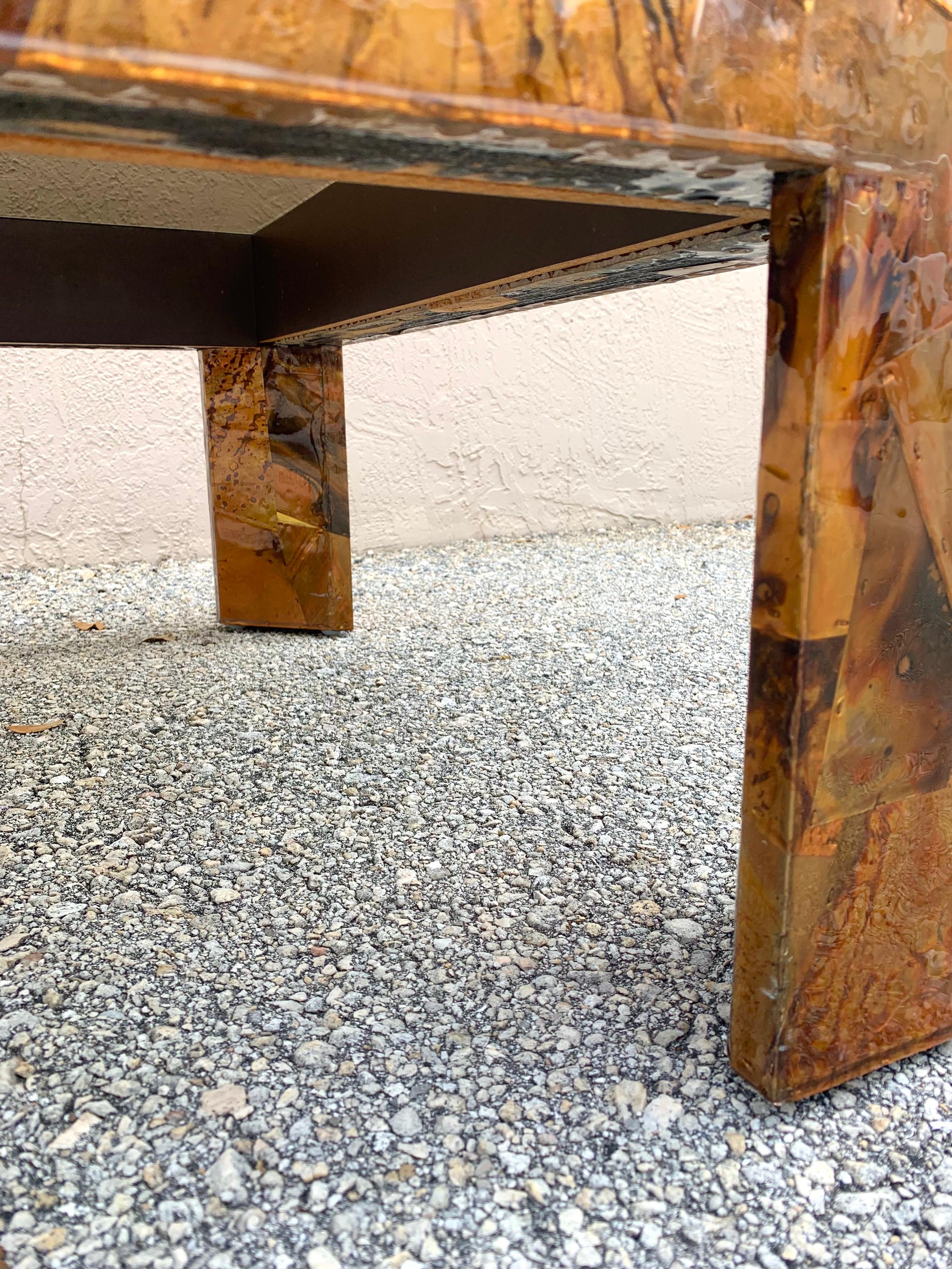 Table basse moderne en cuivre et laiton du milieu du siècle dernier dans le style de Paul Evans en vente 4