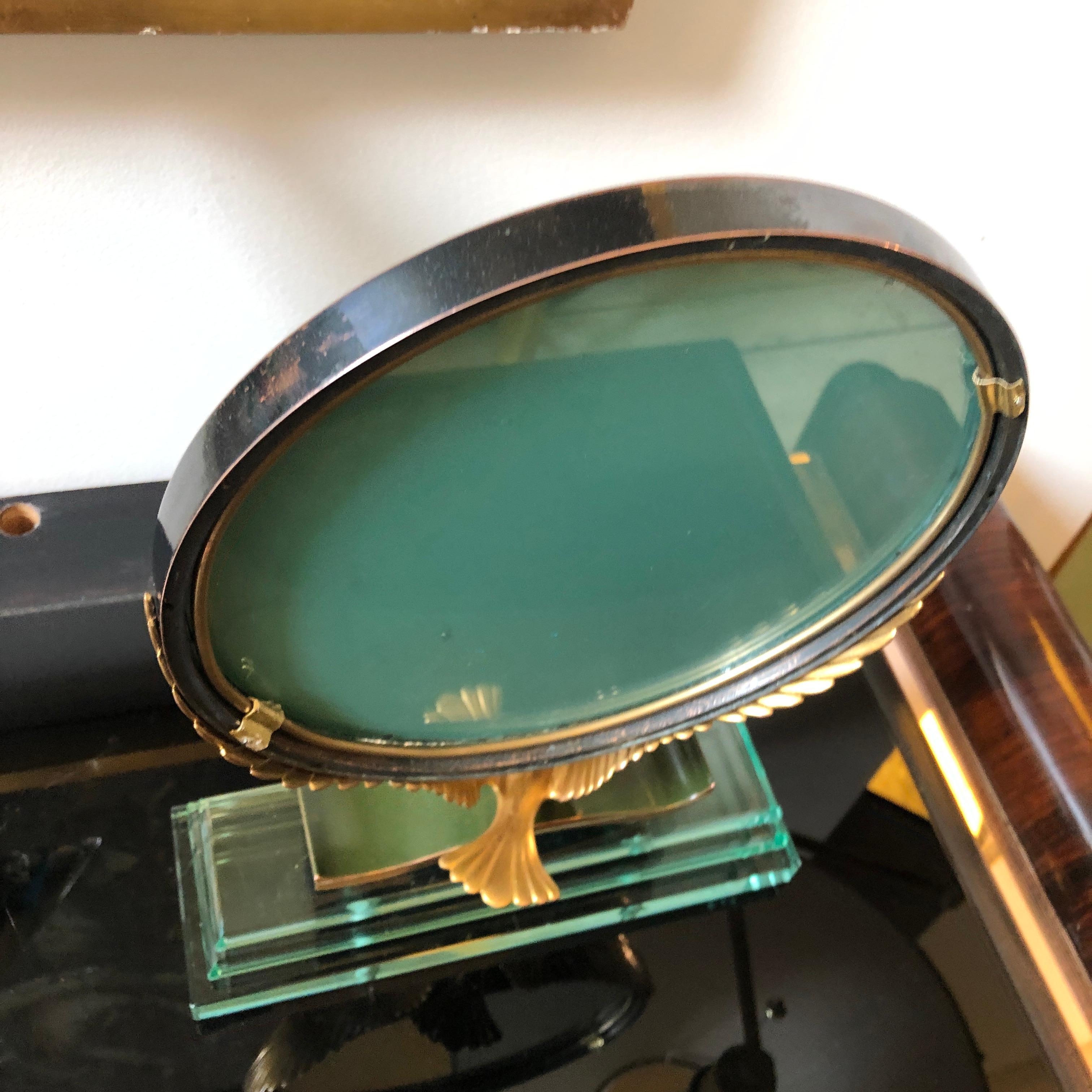 An Elegant 1940s Fontana Arte Style Mid-Century Modern Italian Table Mirror For Sale 4