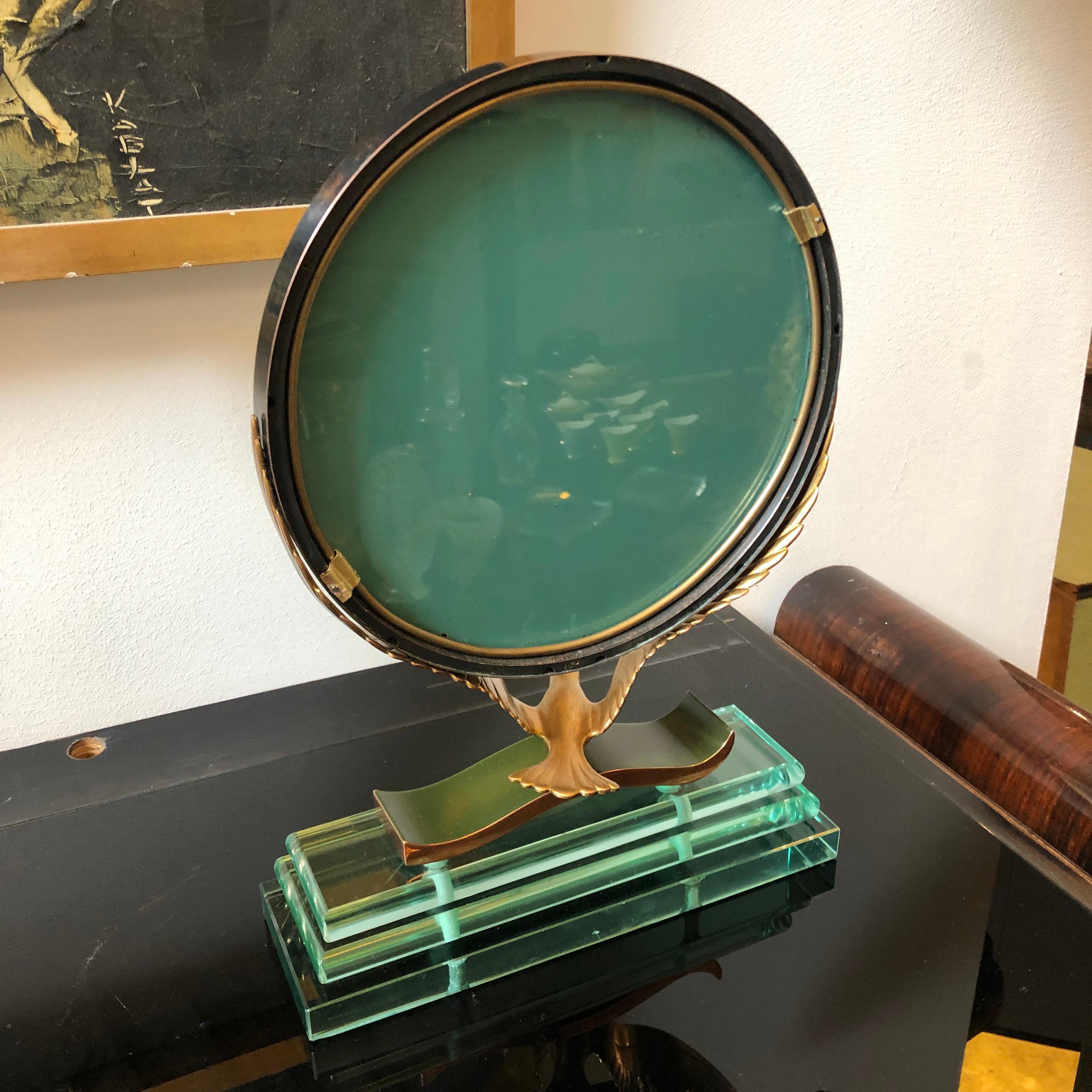 An Elegant 1940s Fontana Arte Style Mid-Century Modern Italian Table Mirror For Sale 1