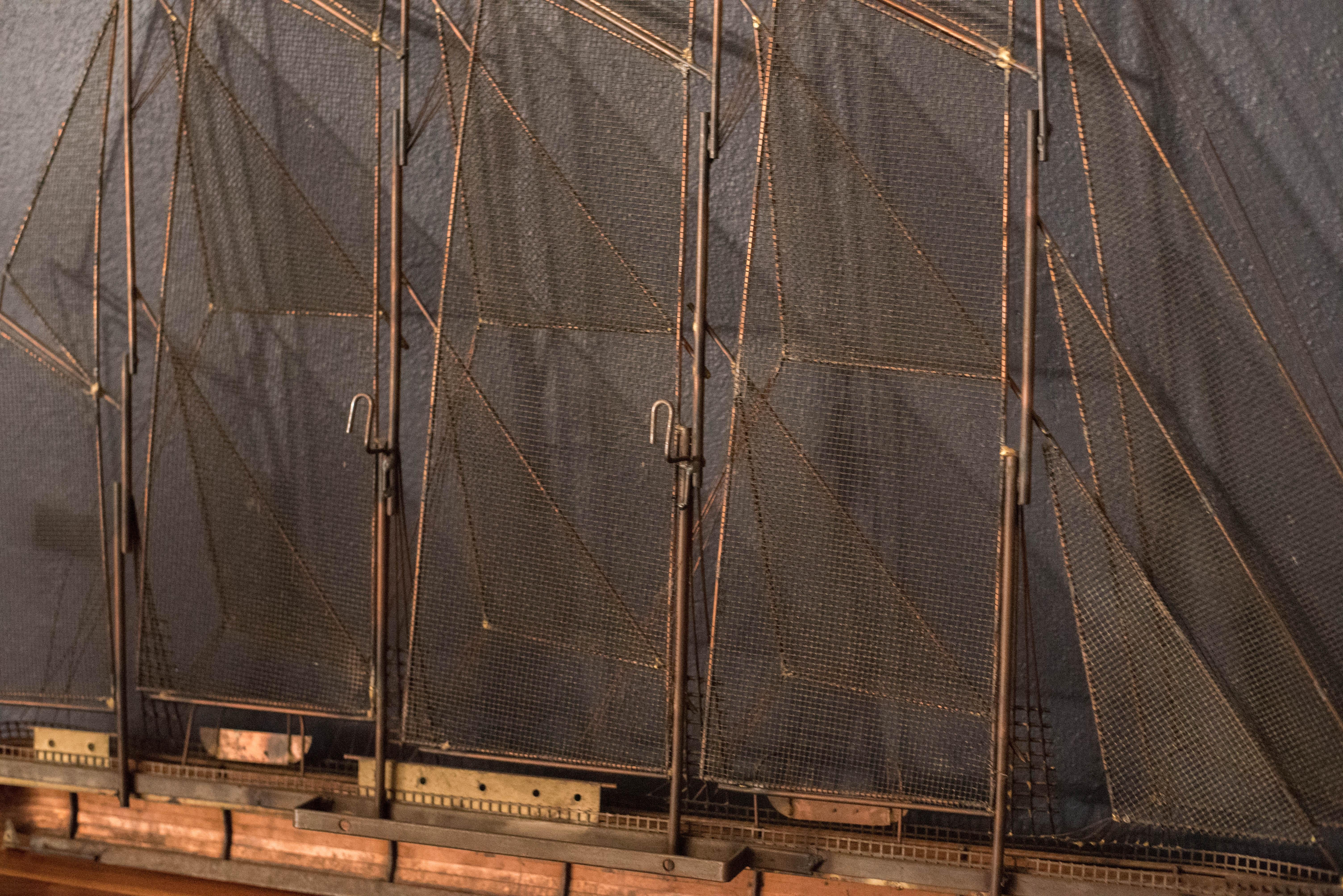 Kupfer-Wandskulptur eines Schiffes mit Clipverschluss von Curtis Jere, Moderne der Mitte des Jahrhunderts im Angebot 10