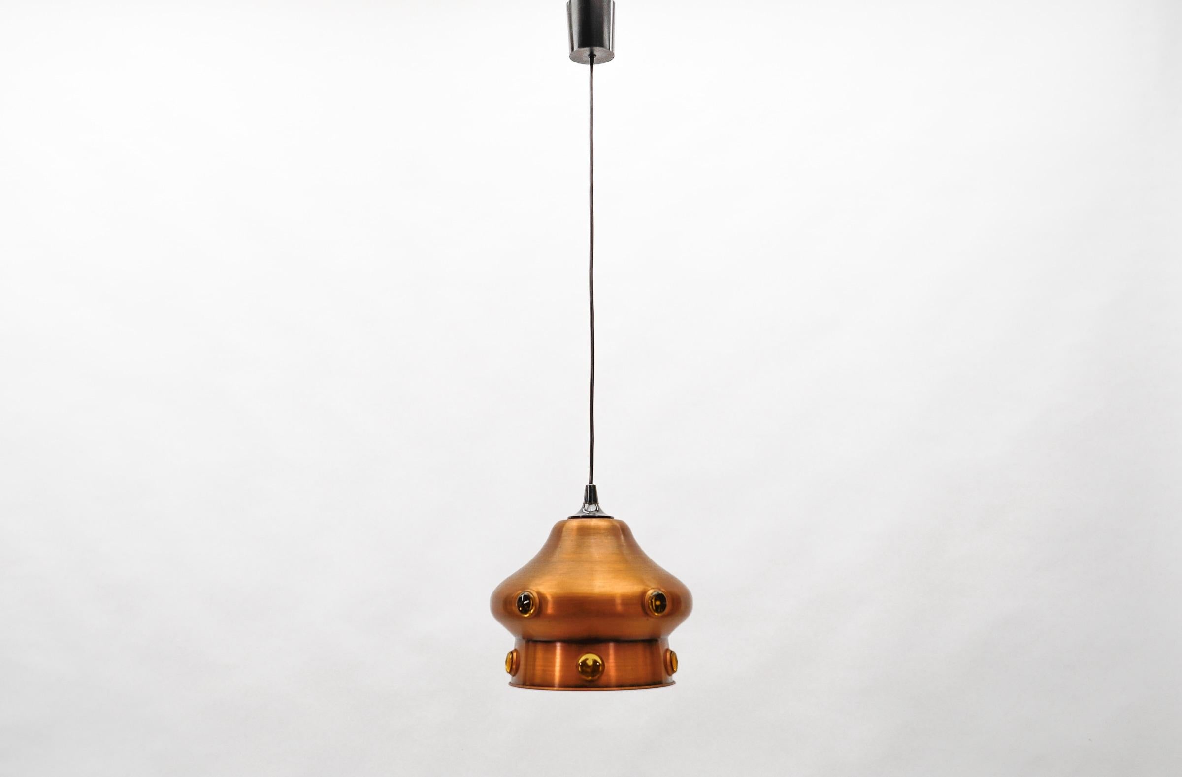 Lampada moderna di metà secolo in rame con vetro, anni '60

Completamente funzionante.

La lampada necessita di 1x lampadina a vite E27 / E26 Edison, è cablata, funzionante e funziona sia a 110 che a 230 volt.

Le lampadine non sono incluse.

È