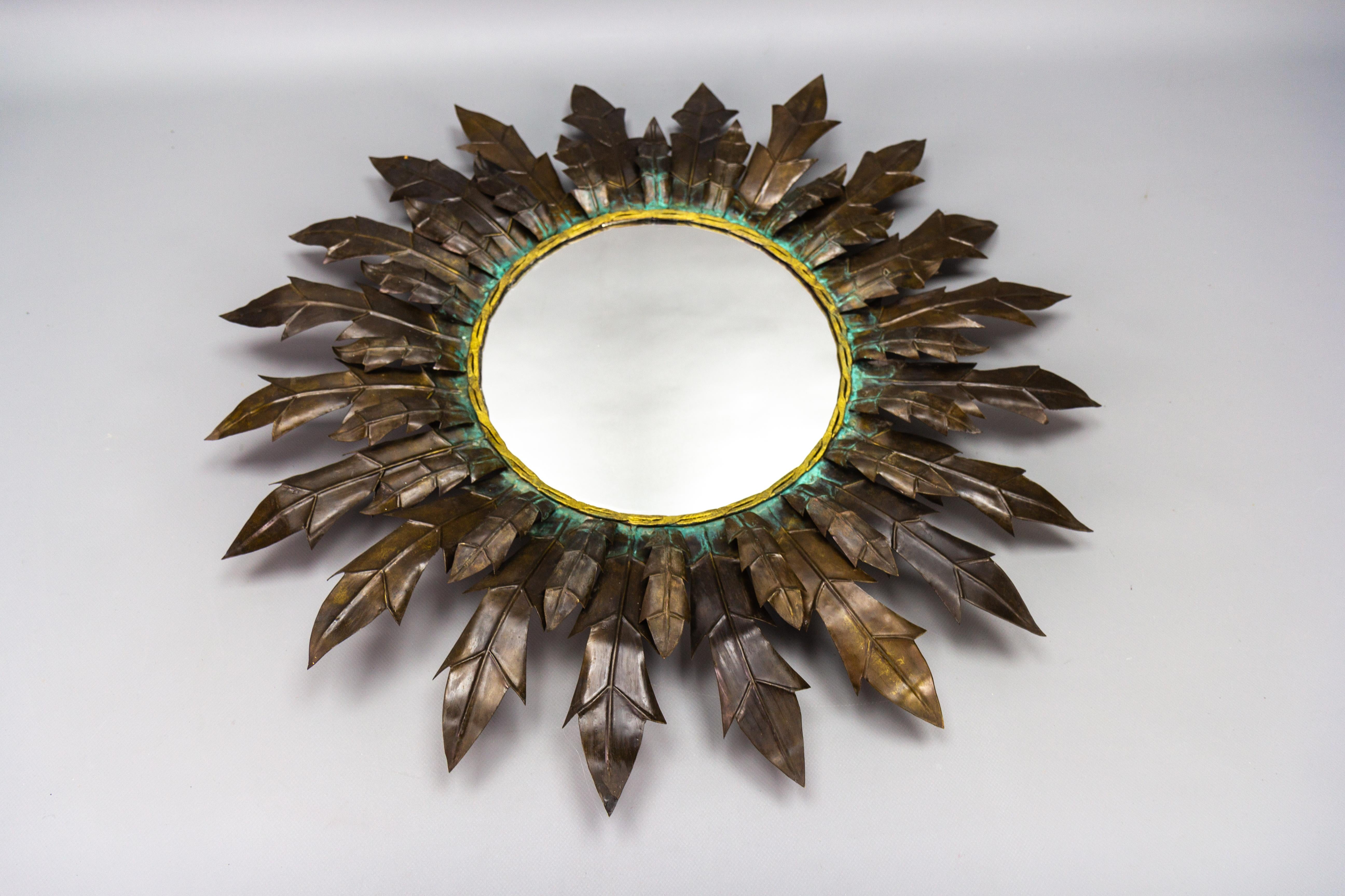 Mid-Century Modern Copper Sheet and Brass Round Sunburst Wall Mirror, 1950s For Sale 3