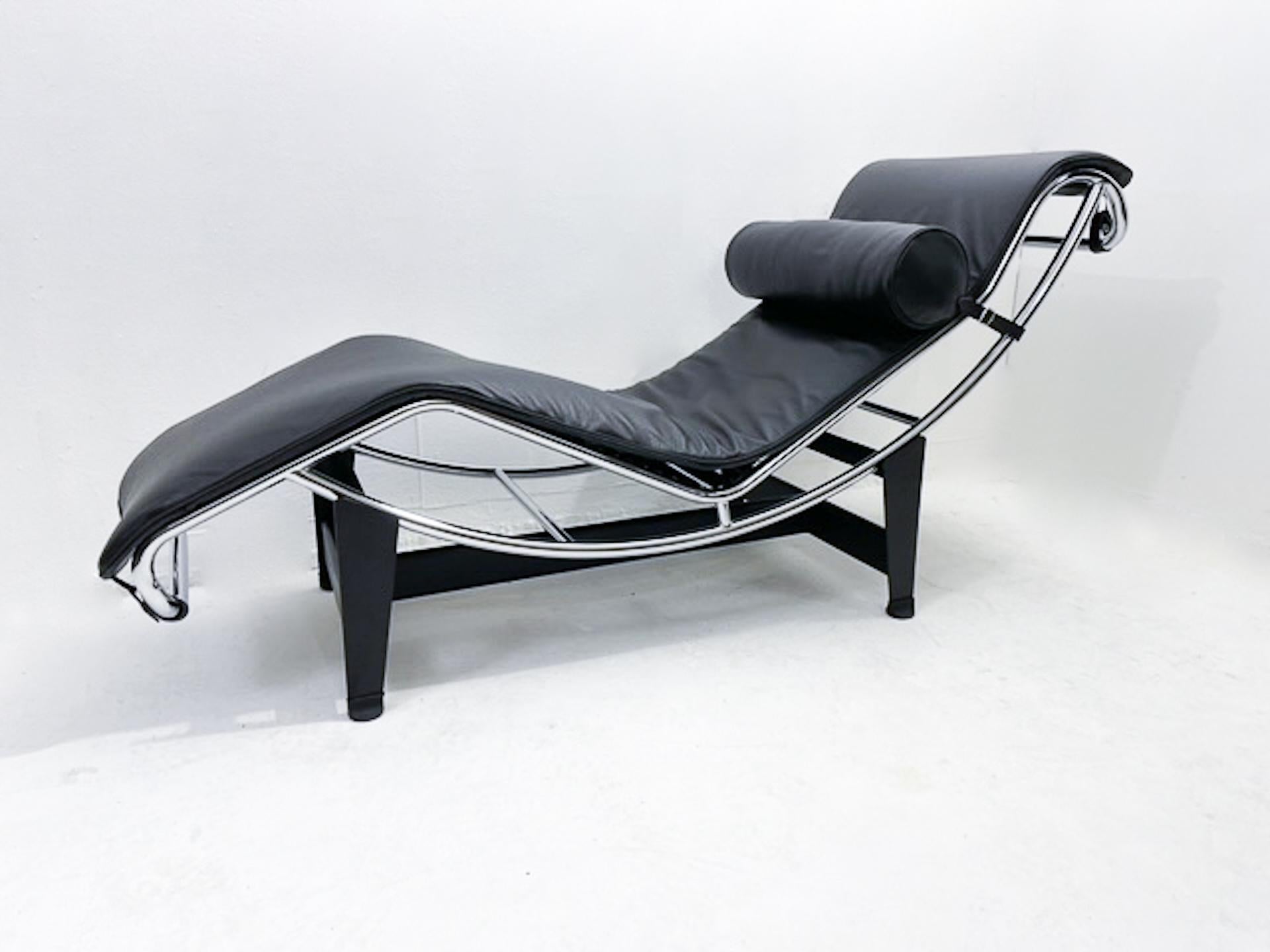 italien Chaise Longue Corbusier LC4 en Cuir Noir, Style Moderne du Milieu du Siècle