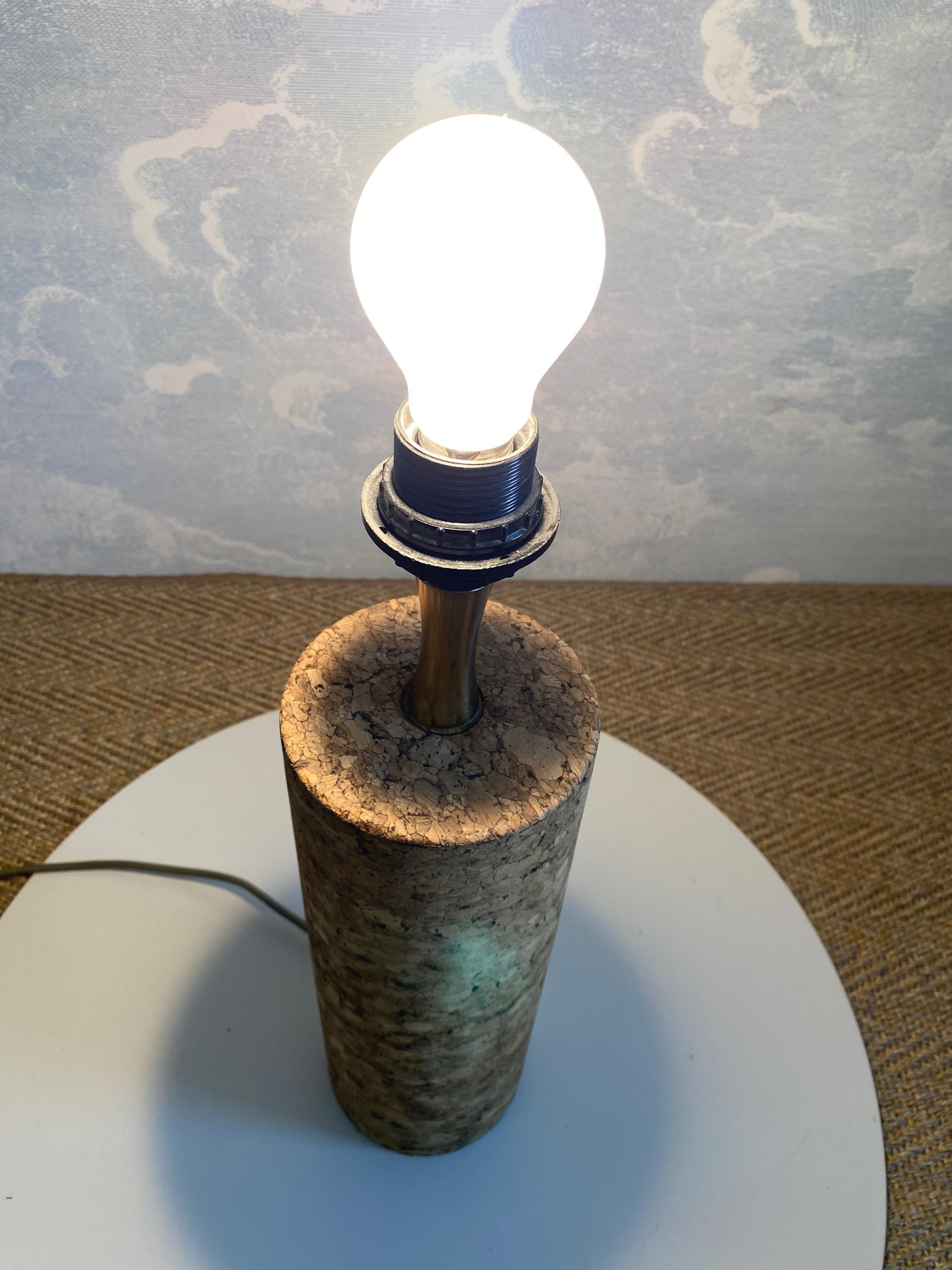 Lampada da tavolo in sughero del Mid Century Modern, Italia, anni '70 in vendita 5