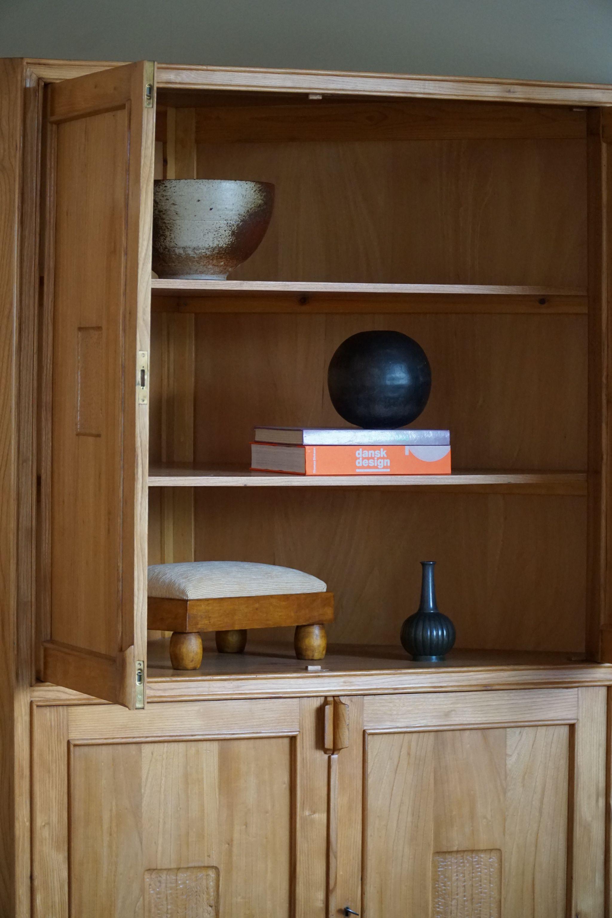 Mid Century Modern, Corner Cabinet in Solid Elm, Danish Cabinetmaker, 1960s For Sale 10