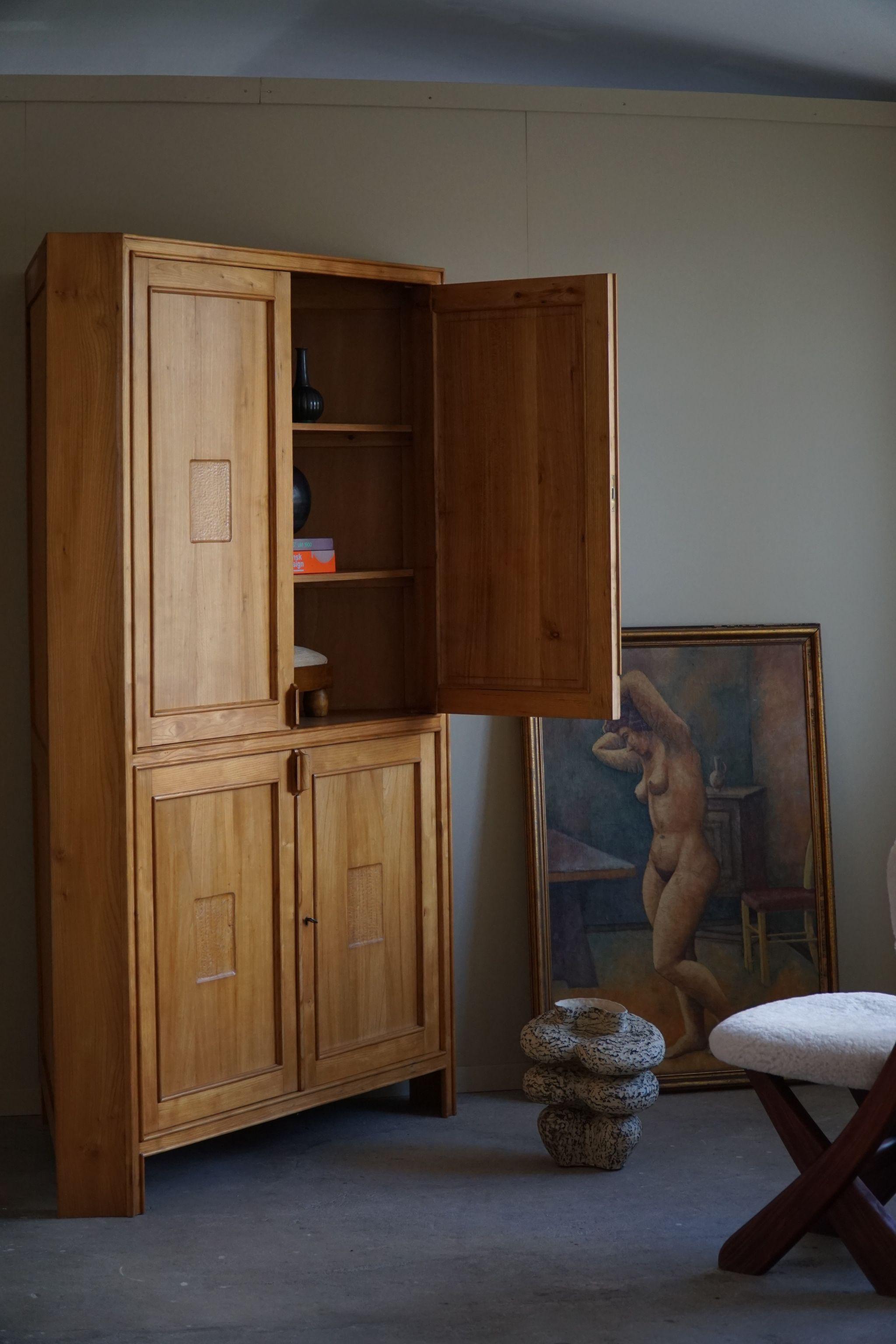 Scandinavian Modern Mid Century Modern, Corner Cabinet in Solid Elm, Danish Cabinetmaker, 1960s For Sale