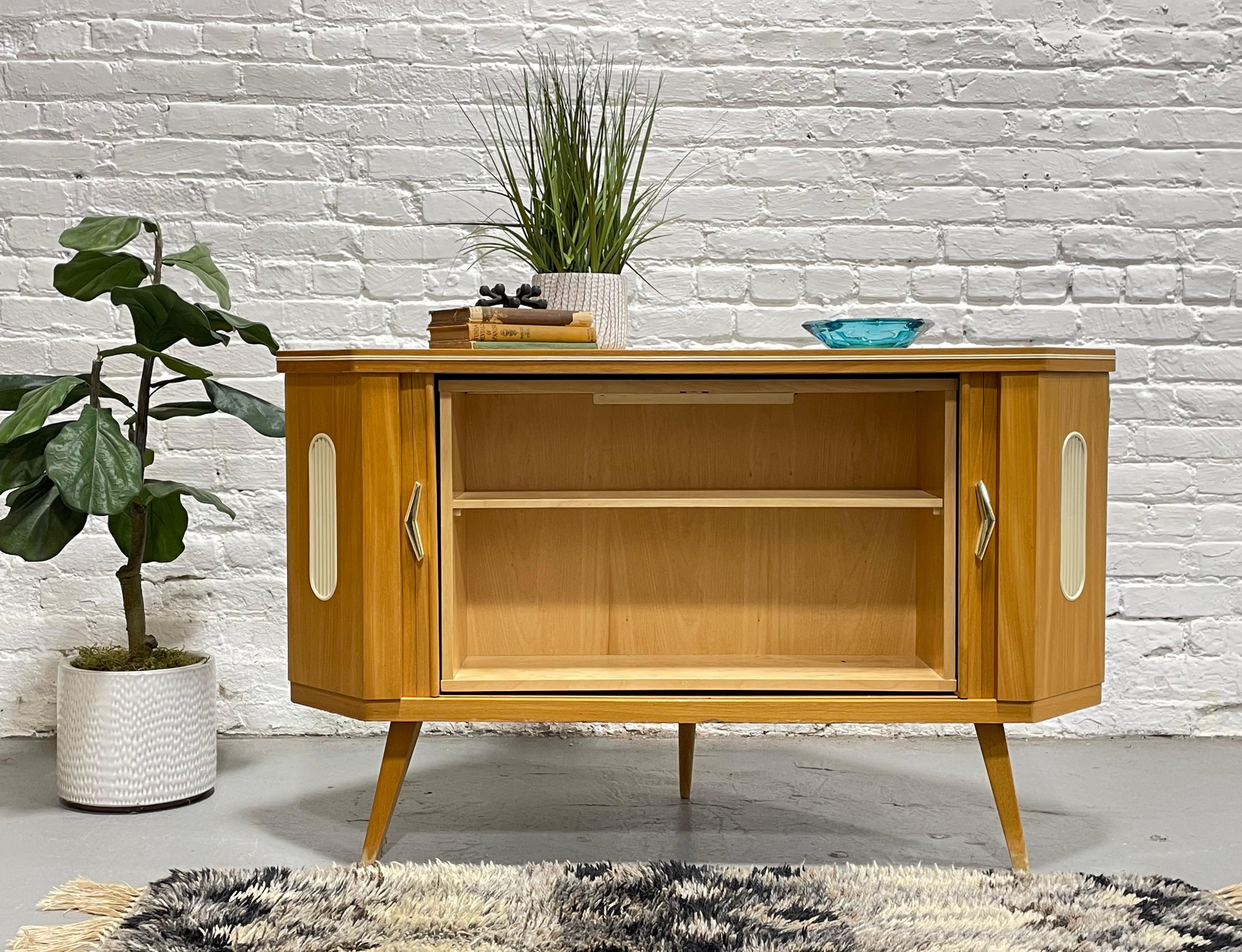 Mid Century Modern CORNER 