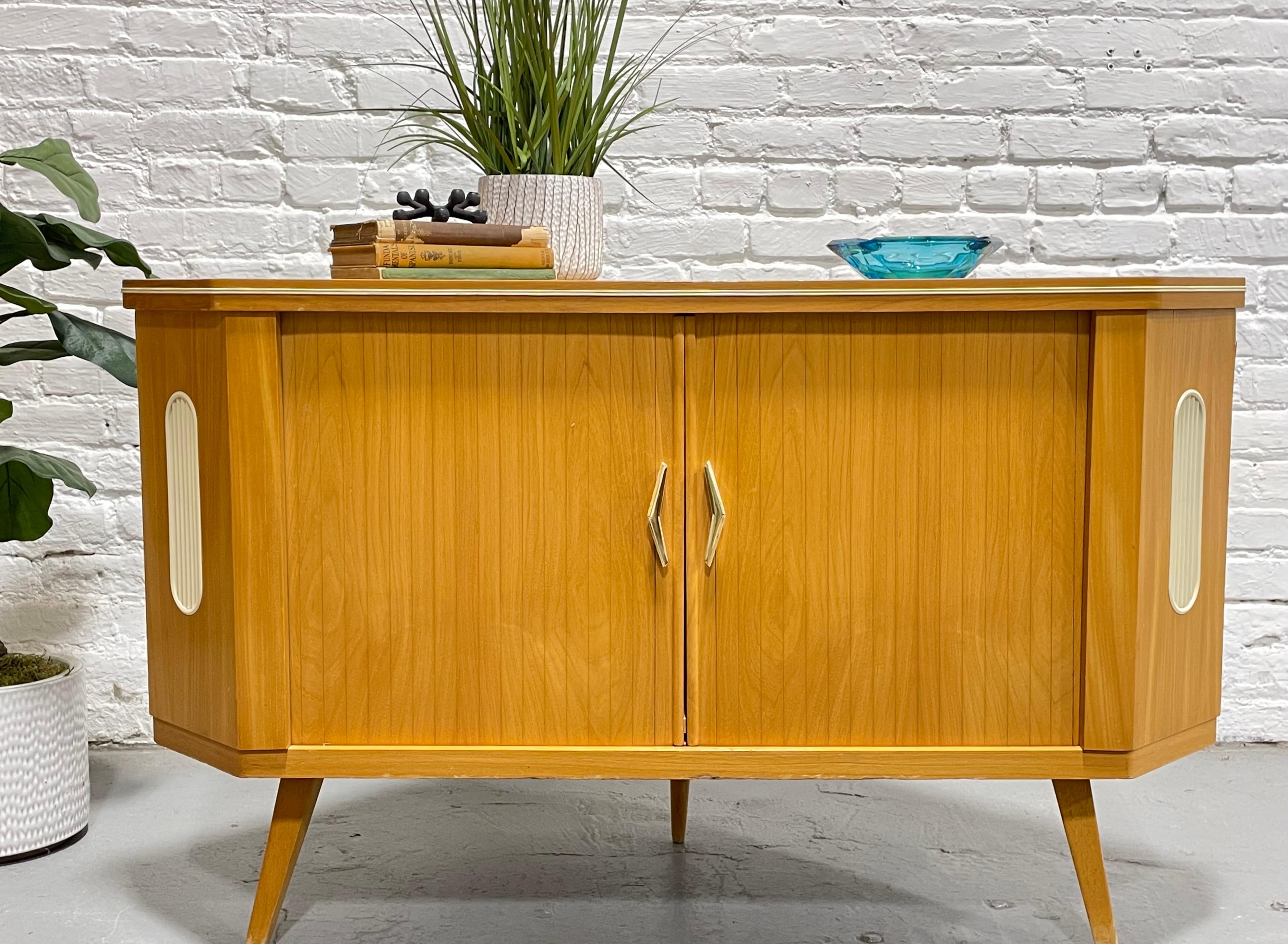 Mid Century Modern CORNER 