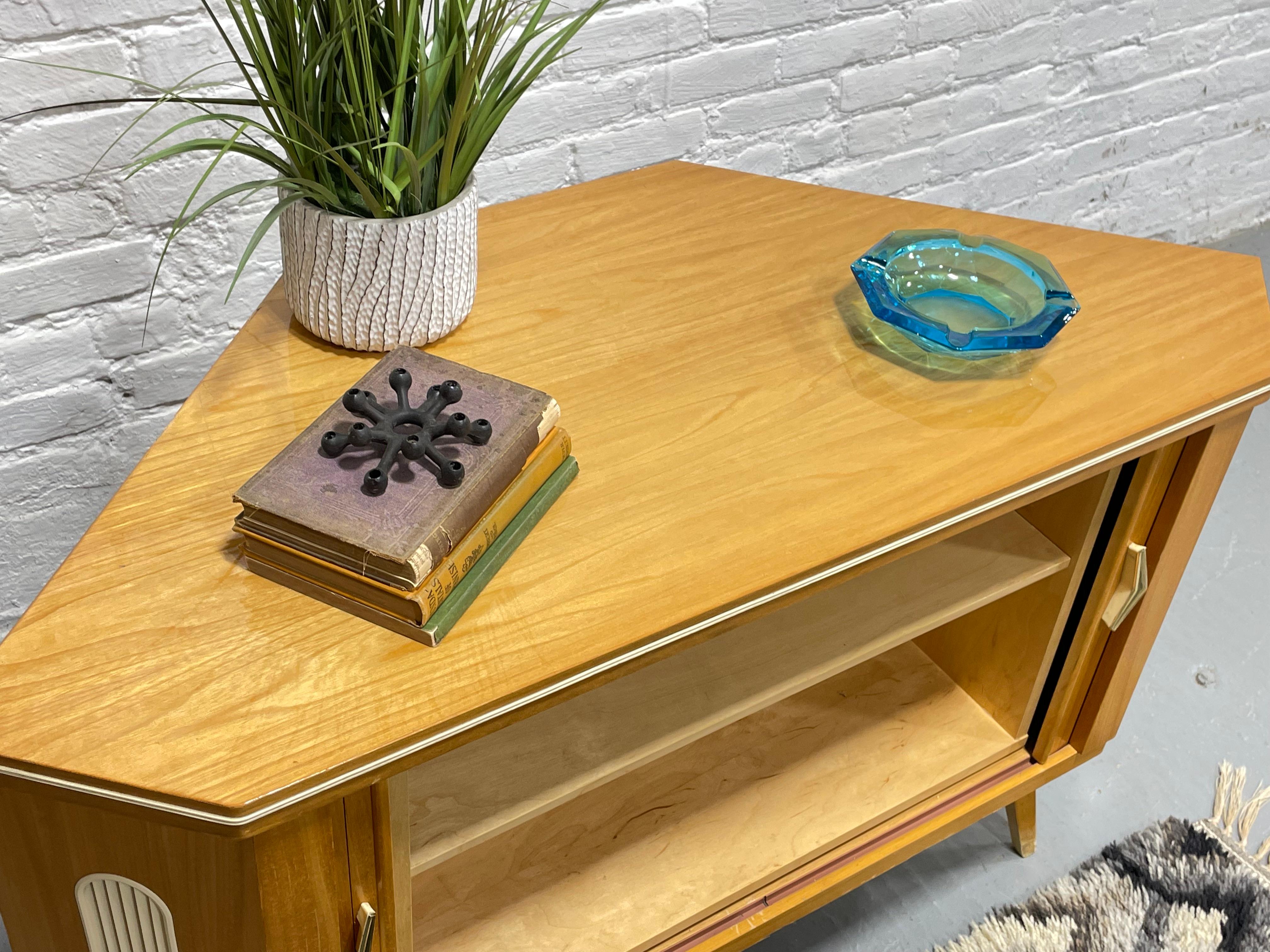 Mid Century Modern CORNER 