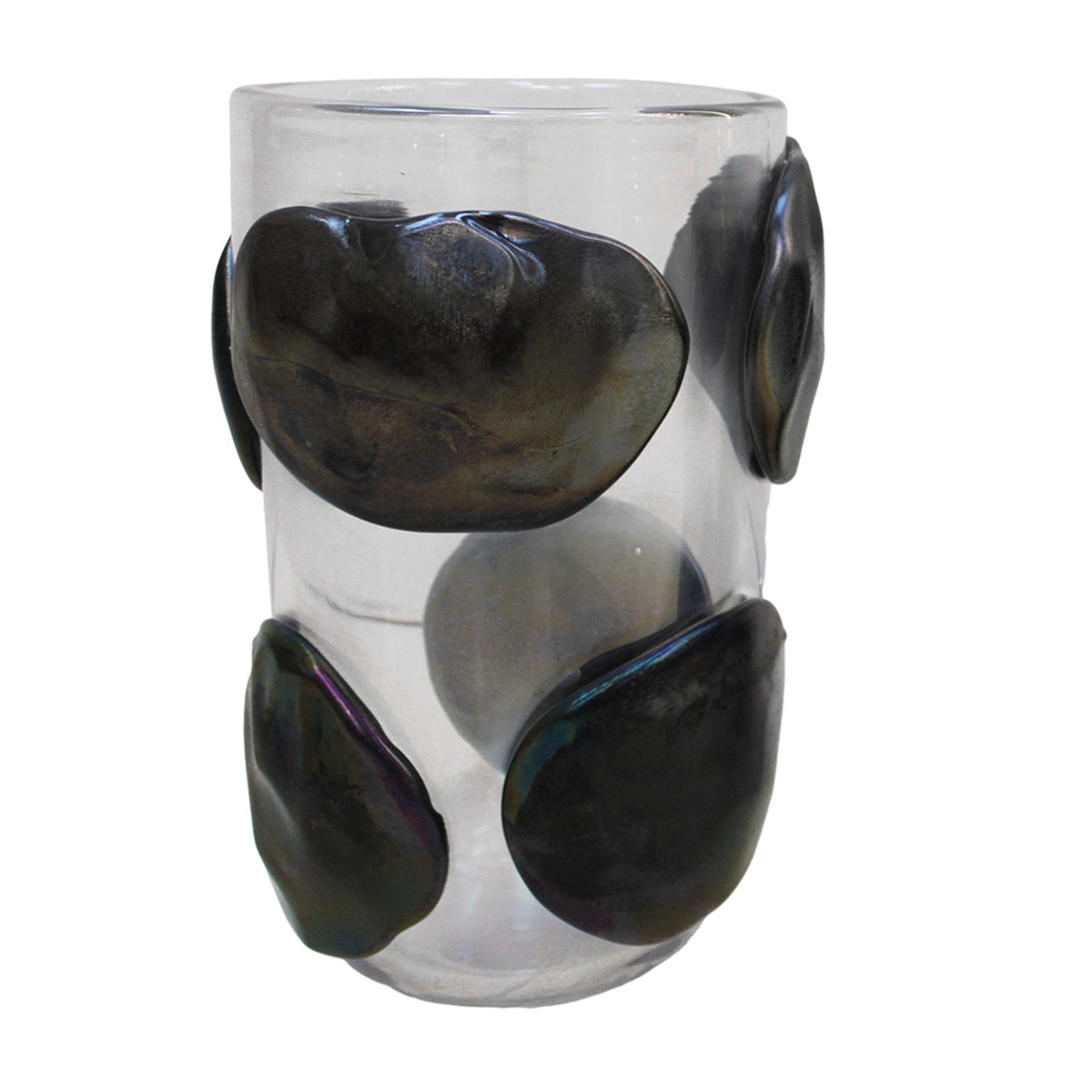 Murano mundgeblasene Vase aus Opalglas von dem italienischen Glasbläser Costantini. Der Korpus ist mit runden, frei geformten Reliefs verziert.

Diese exquisite venezianische Vase ist unten signiert, Italien, 1980er Jahre.

Jeder Artikel, den LA