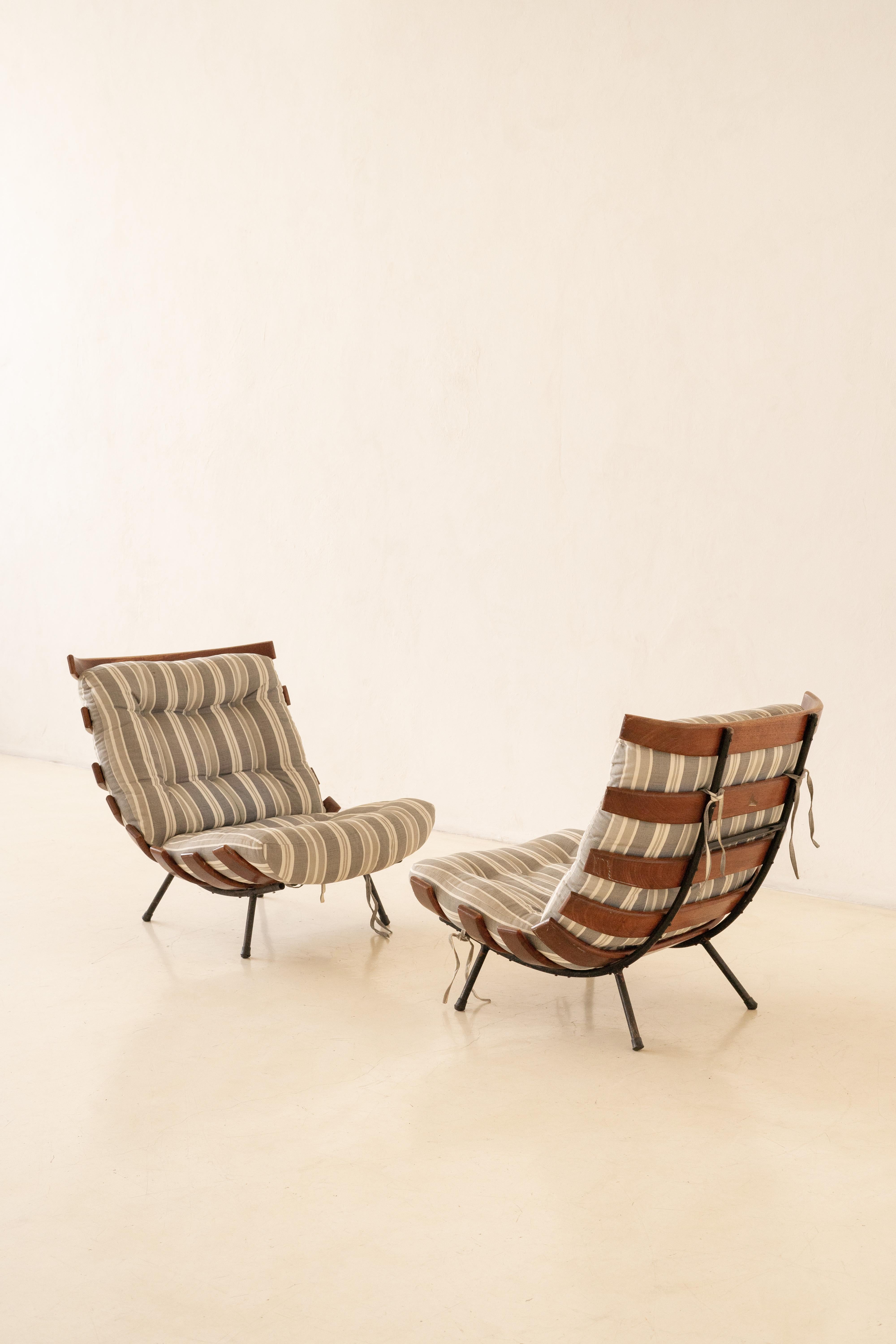 Fauteuil Costela moderne du milieu du siècle par Carlo Hauner et Martin Eisler, 1953 Bon état - En vente à New York, NY