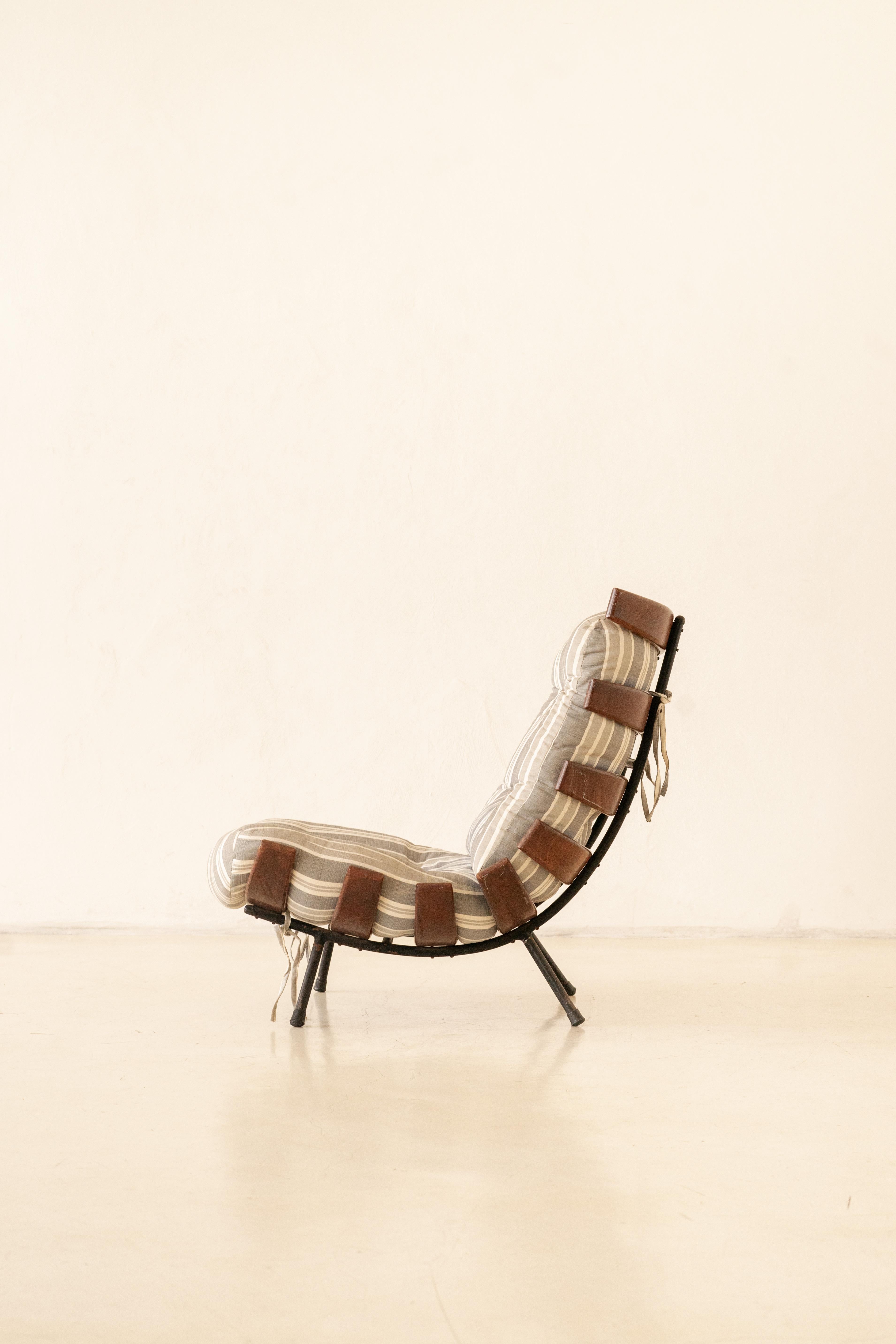 Milieu du XXe siècle Fauteuil Costela moderne du milieu du siècle par Carlo Hauner et Martin Eisler, 1953 en vente